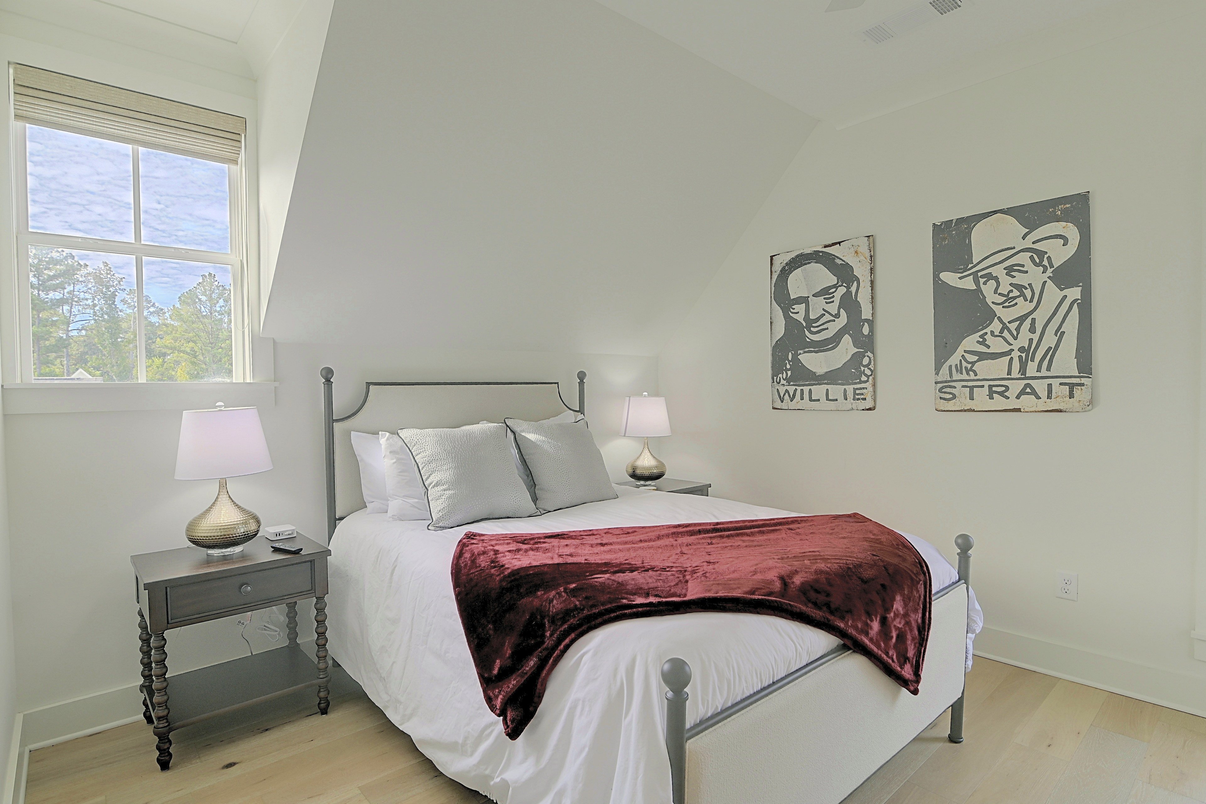 Bedroom | Queen Bed | 2nd Floor