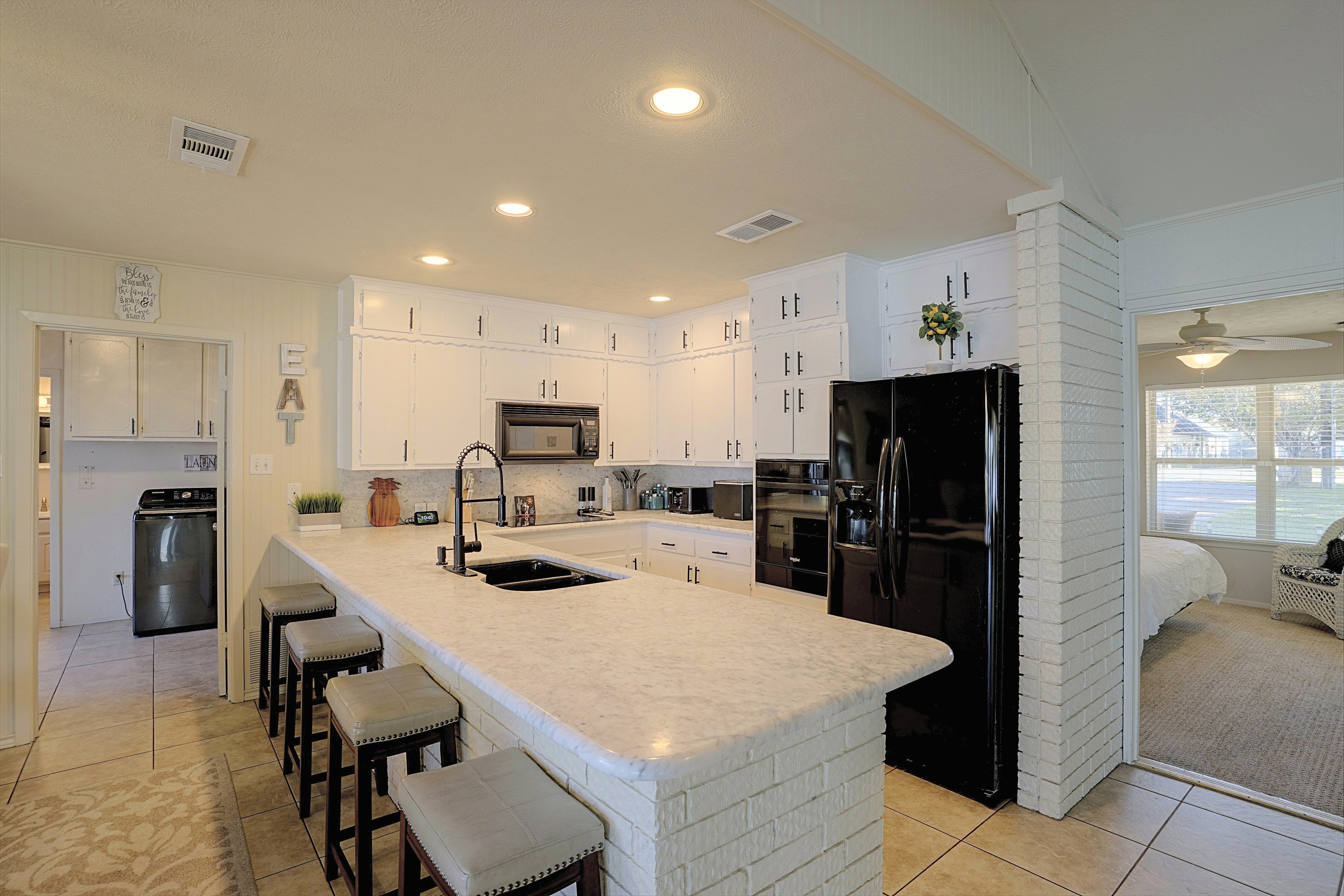 Kitchen | Main Level