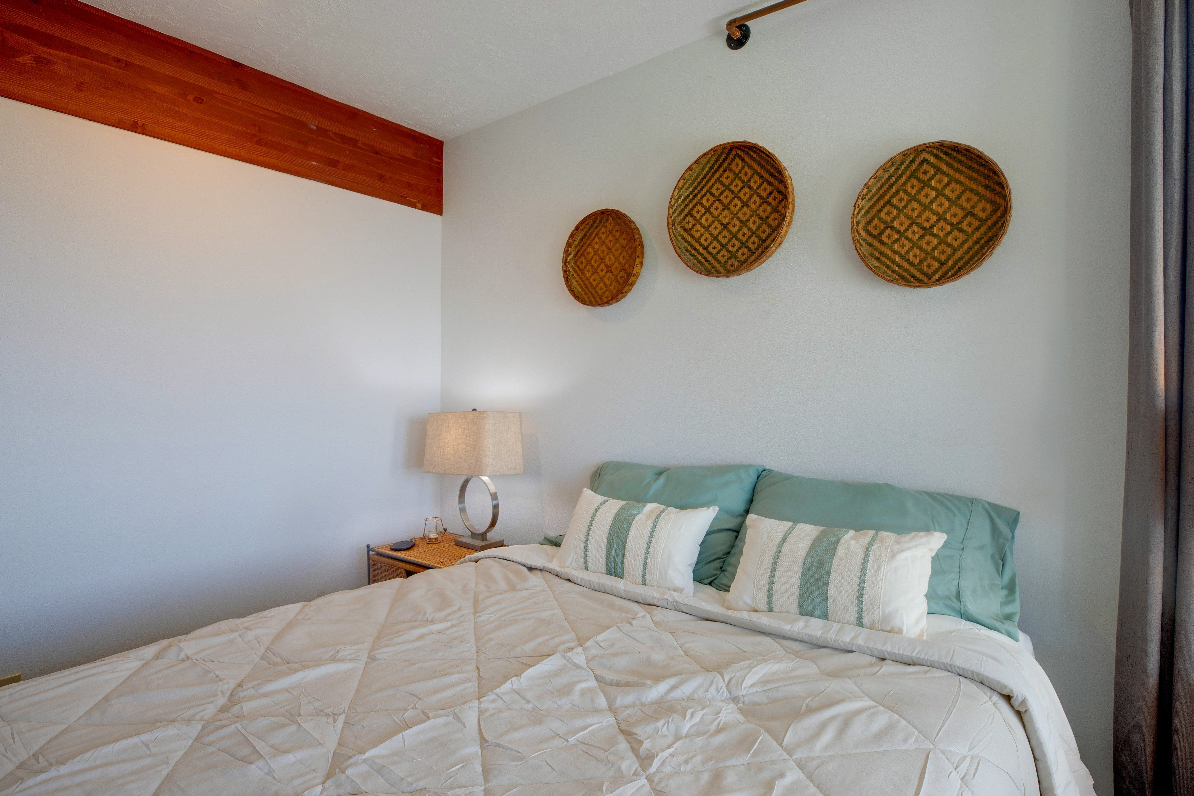 Bedroom 1 | Queen Bed | Main Level