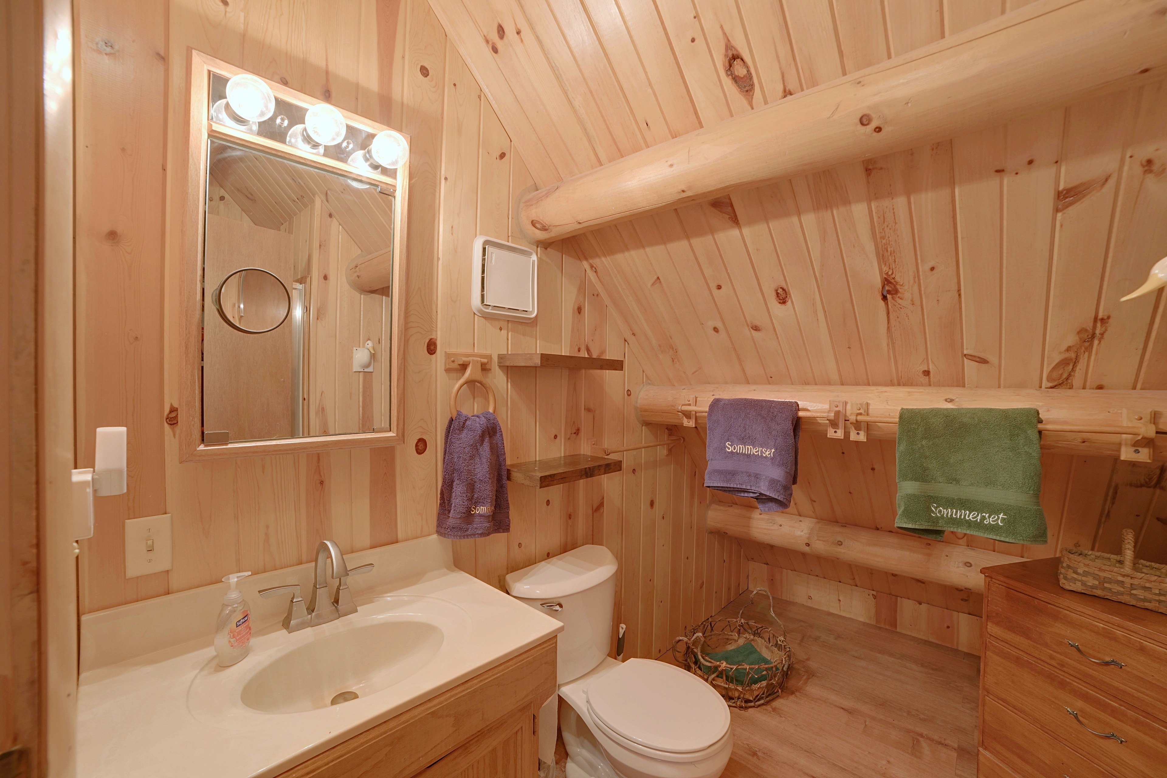 Full Bathroom | 2nd Floor