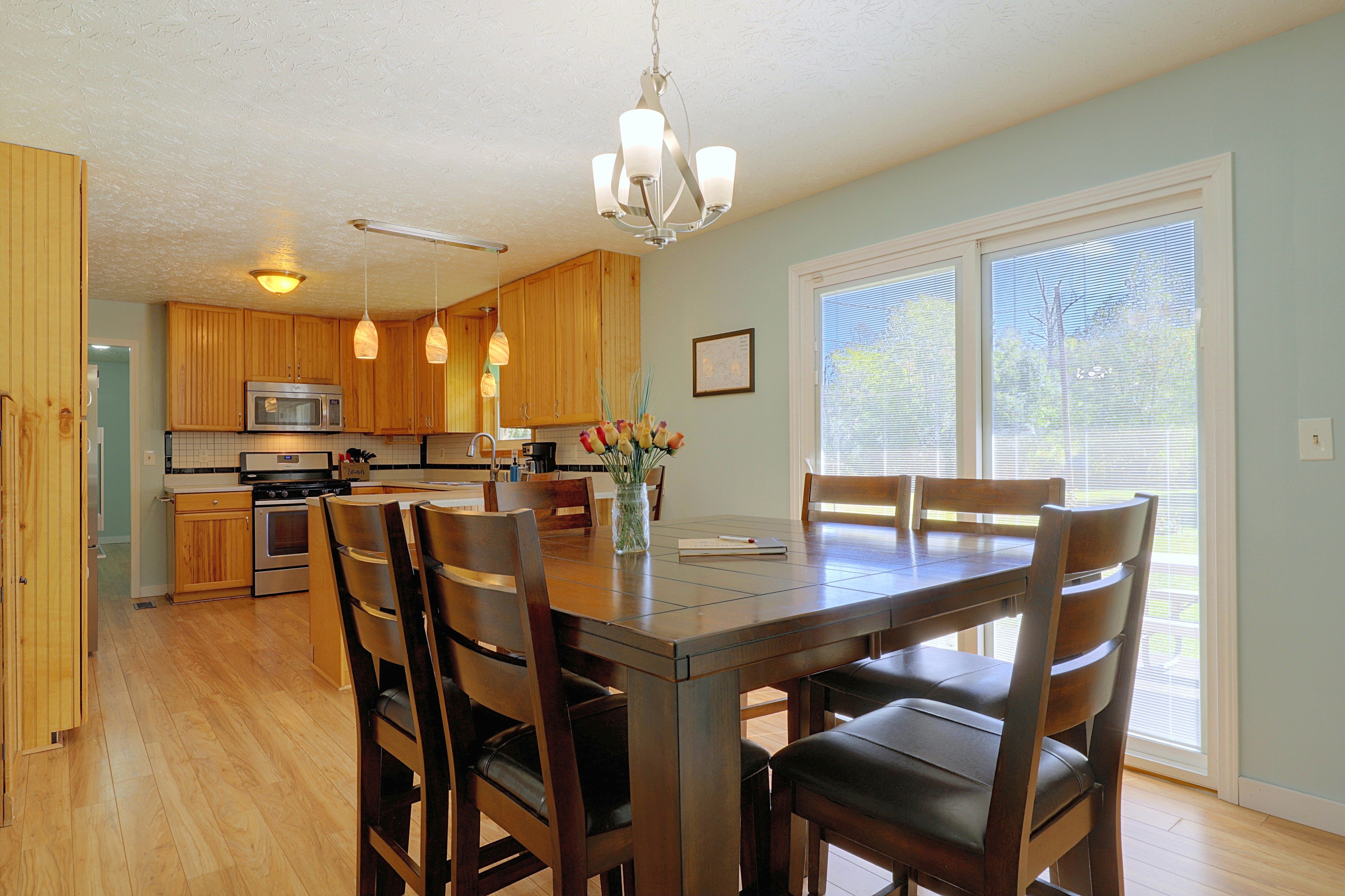Eat-In Kitchen