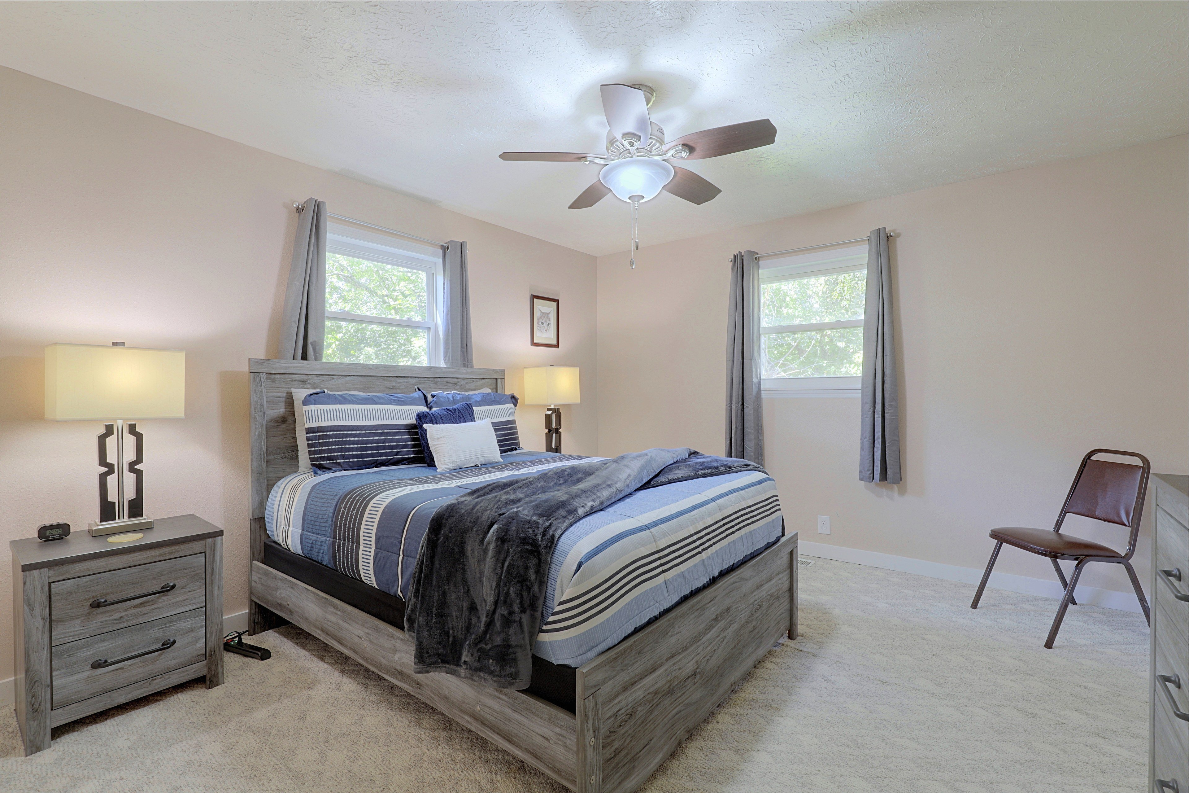 Bedroom 1 | Queen Bed