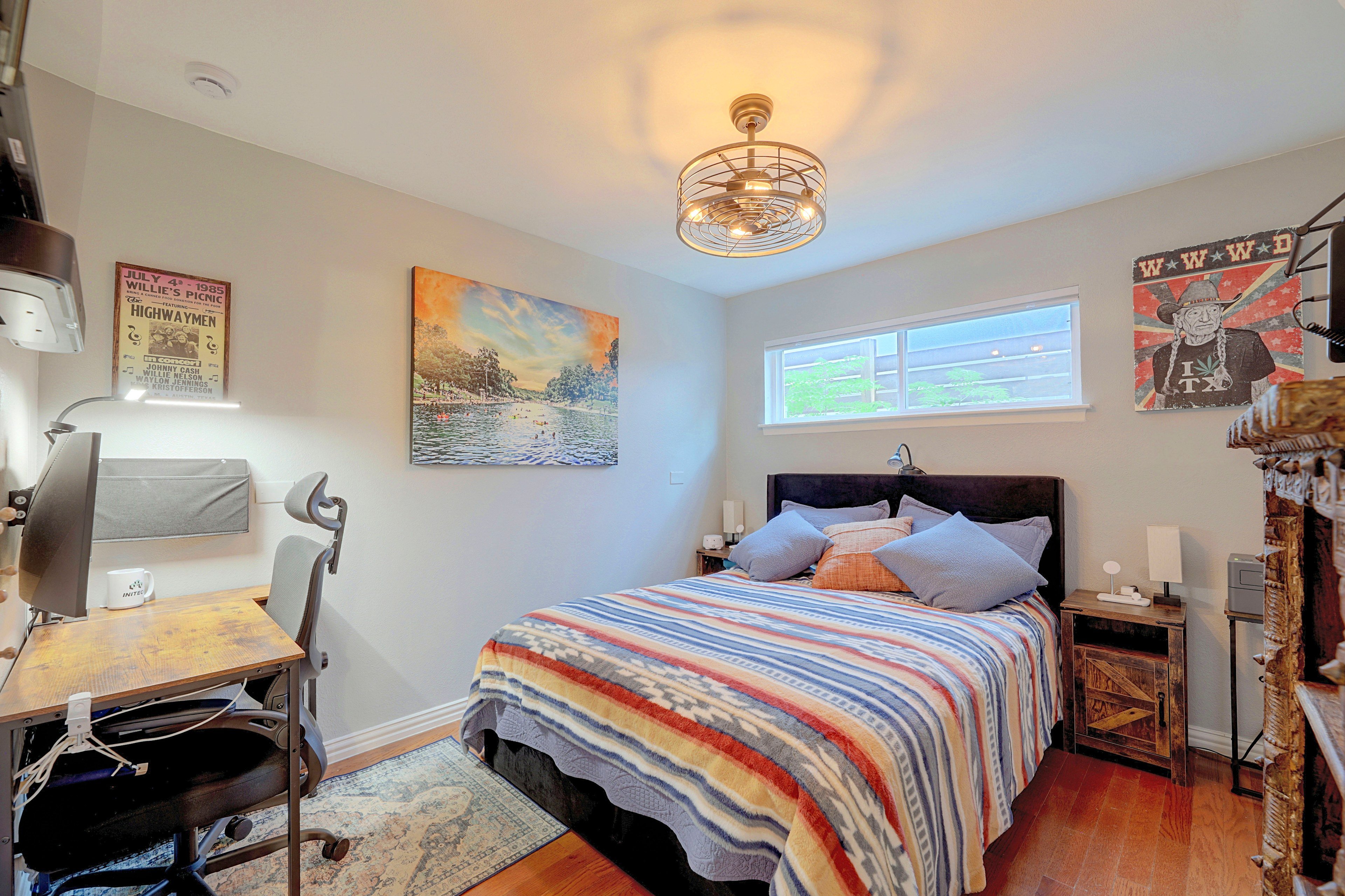 Bedroom | Queen Bed