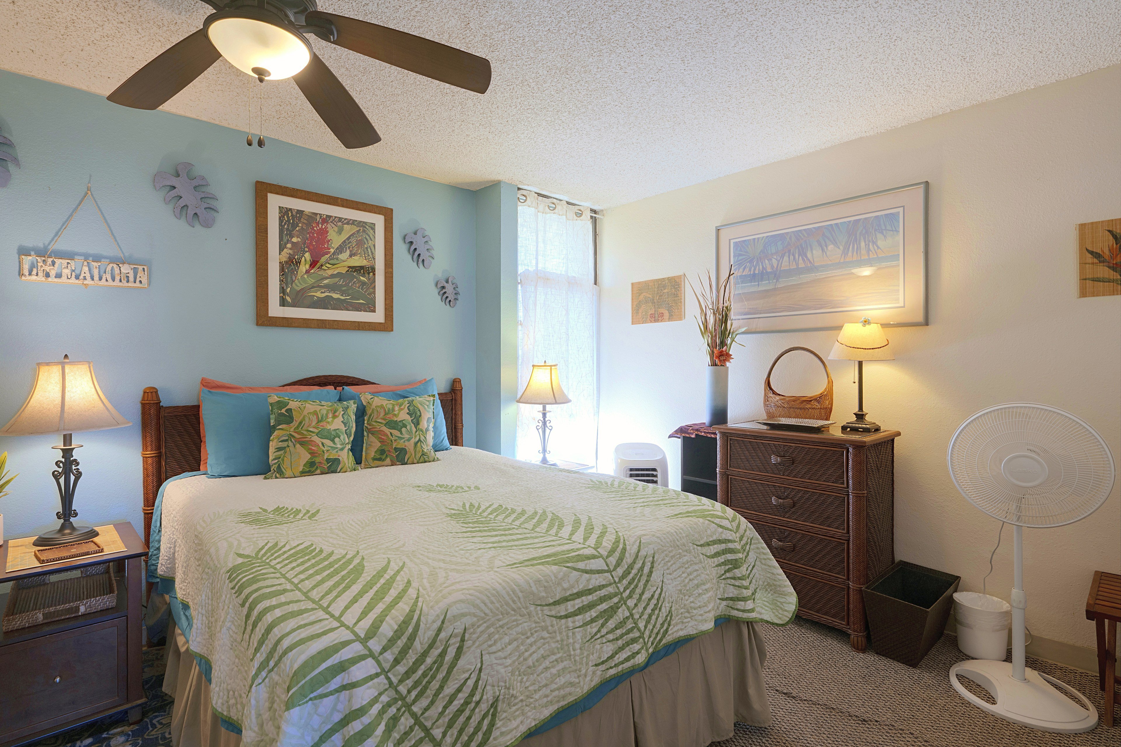 Bedroom | Queen Bed