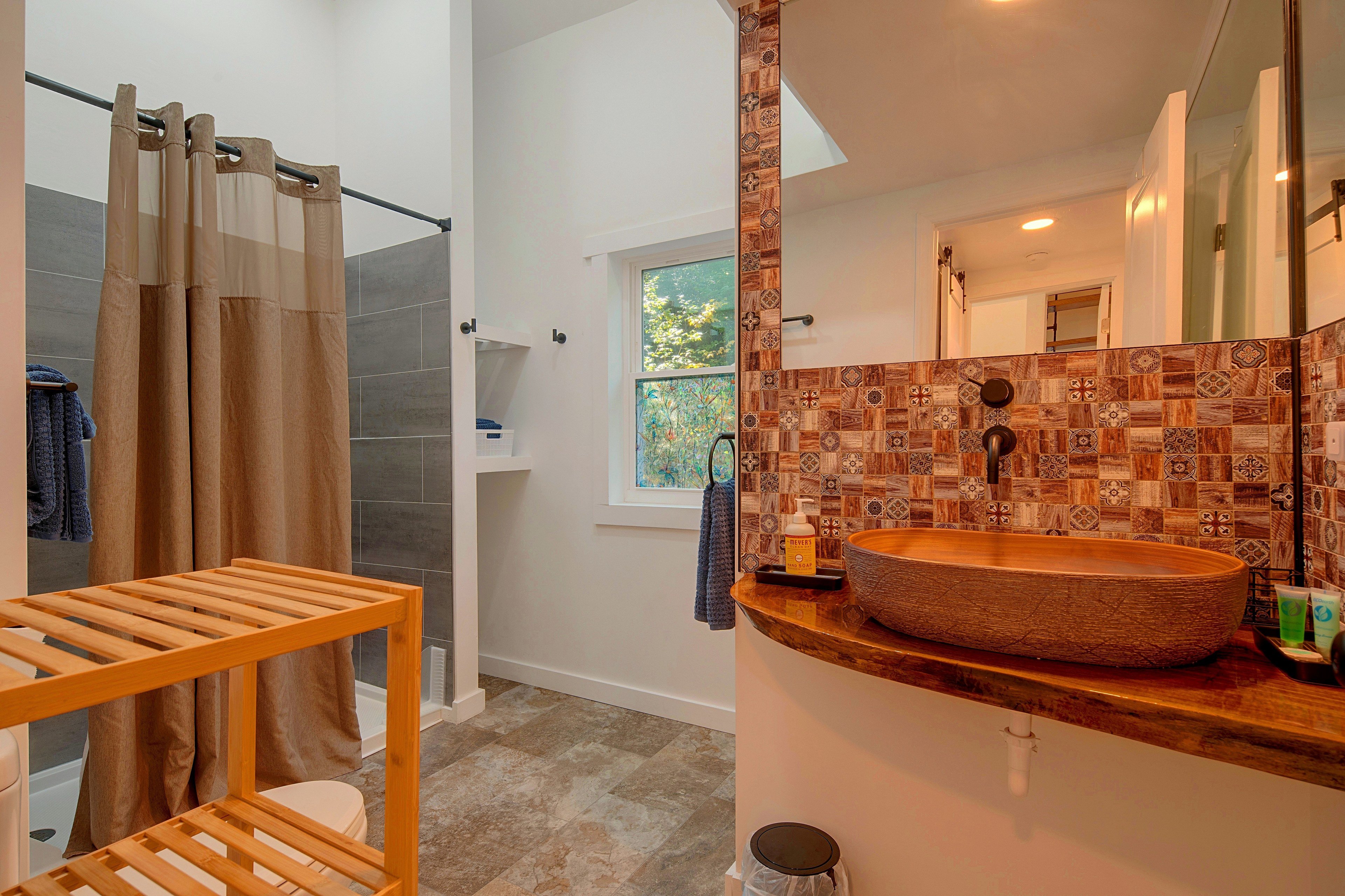 Full Bathroom