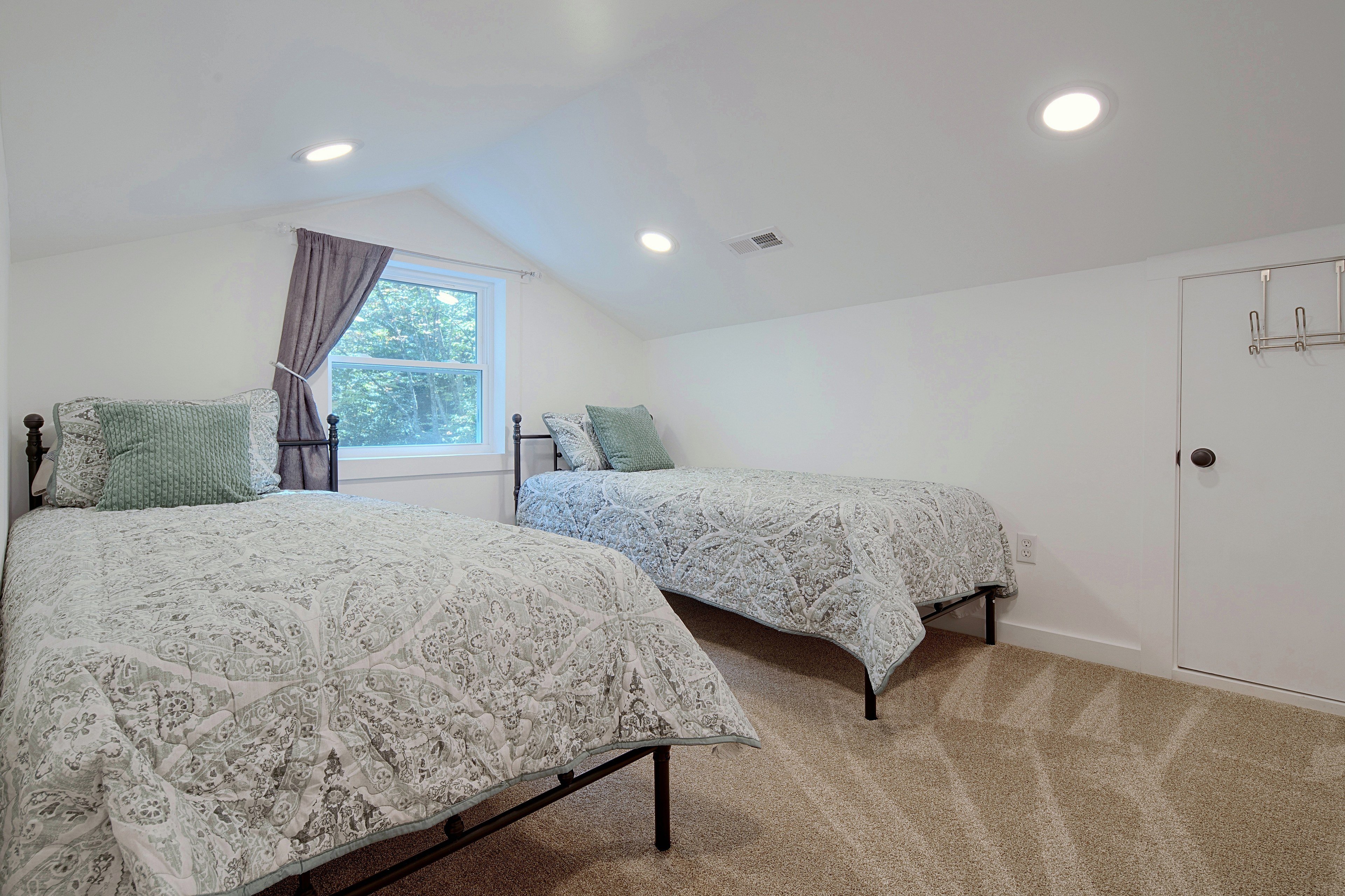 Bedroom | 2 Twin Beds