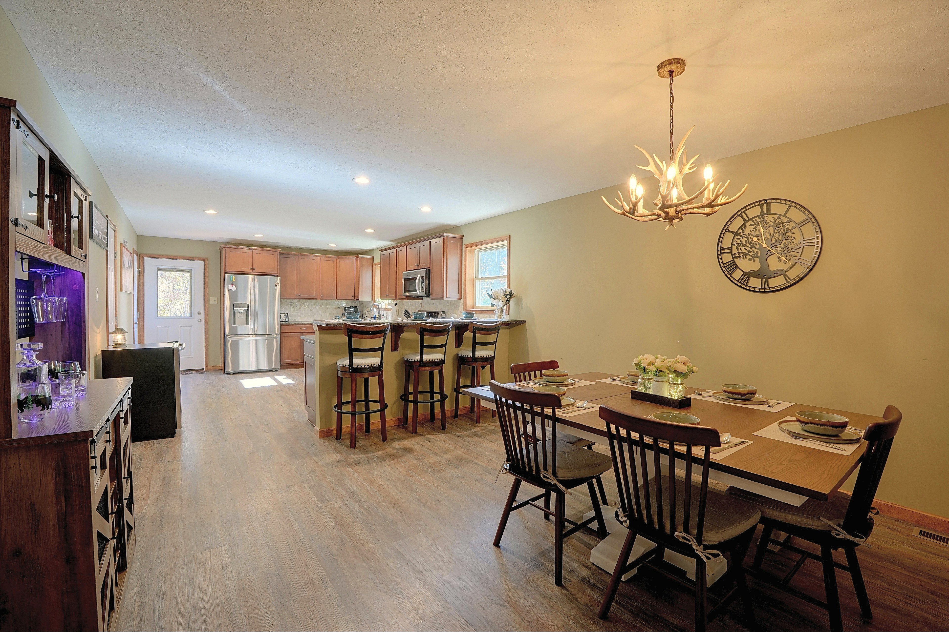 Dining Area | Main Level