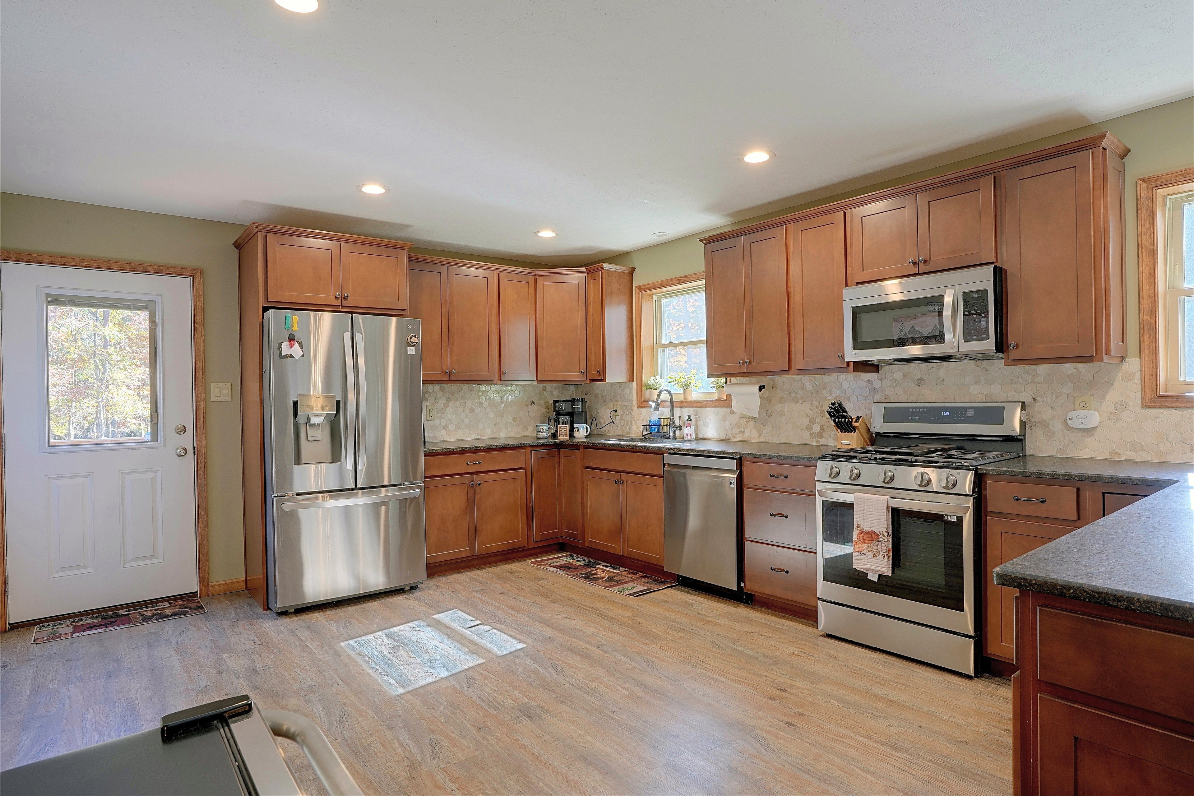 Kitchen | Main Level