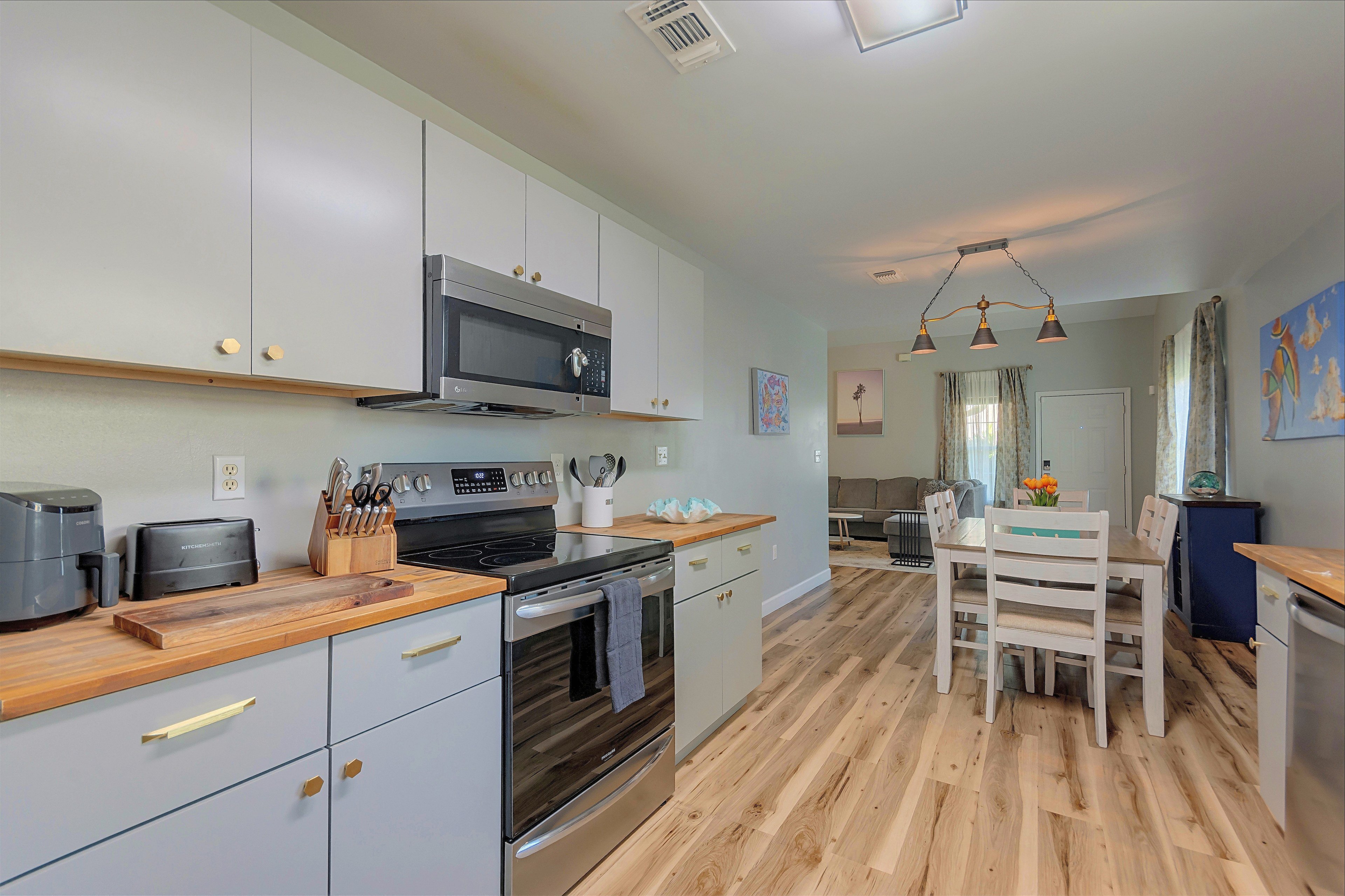 Kitchen | Main Level