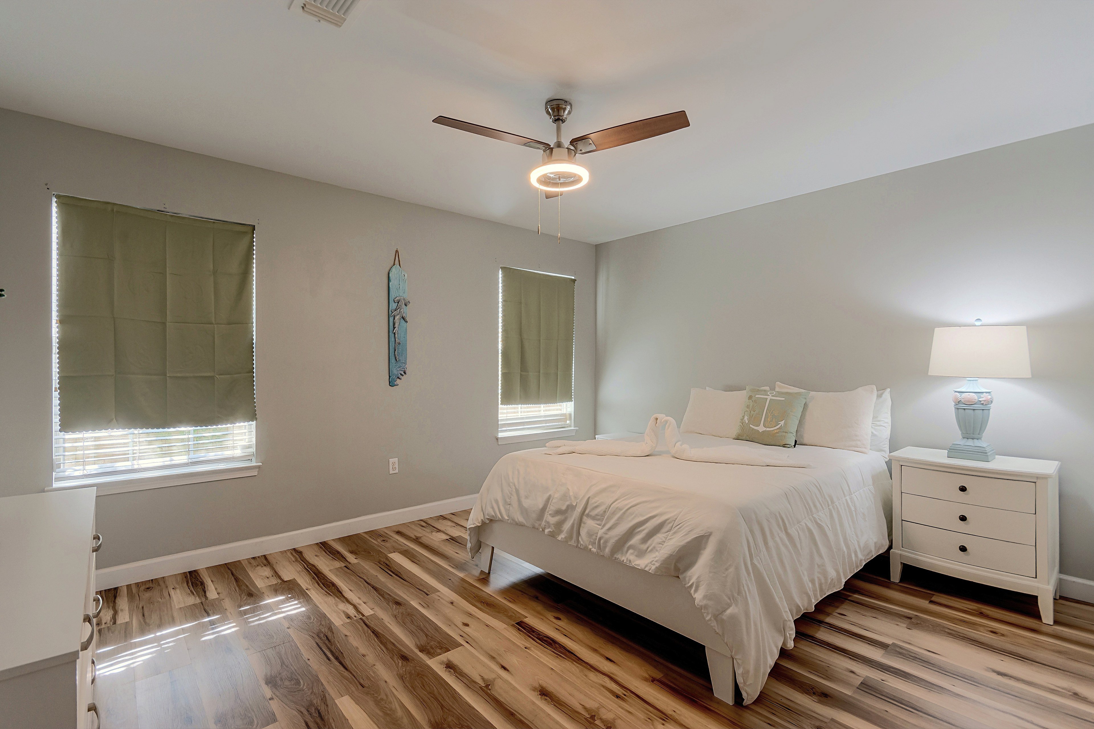 Bedroom 1 | Queen Bed | Upper Level