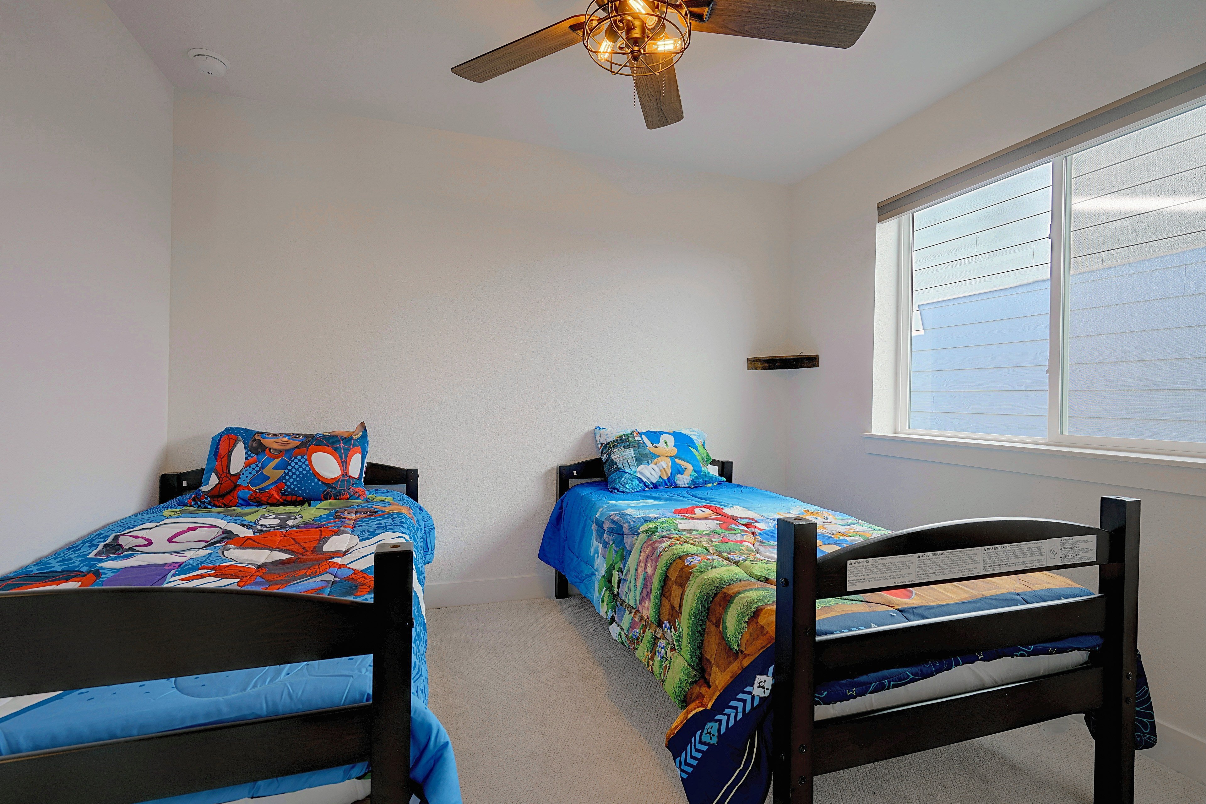 Bedroom | Twin Beds