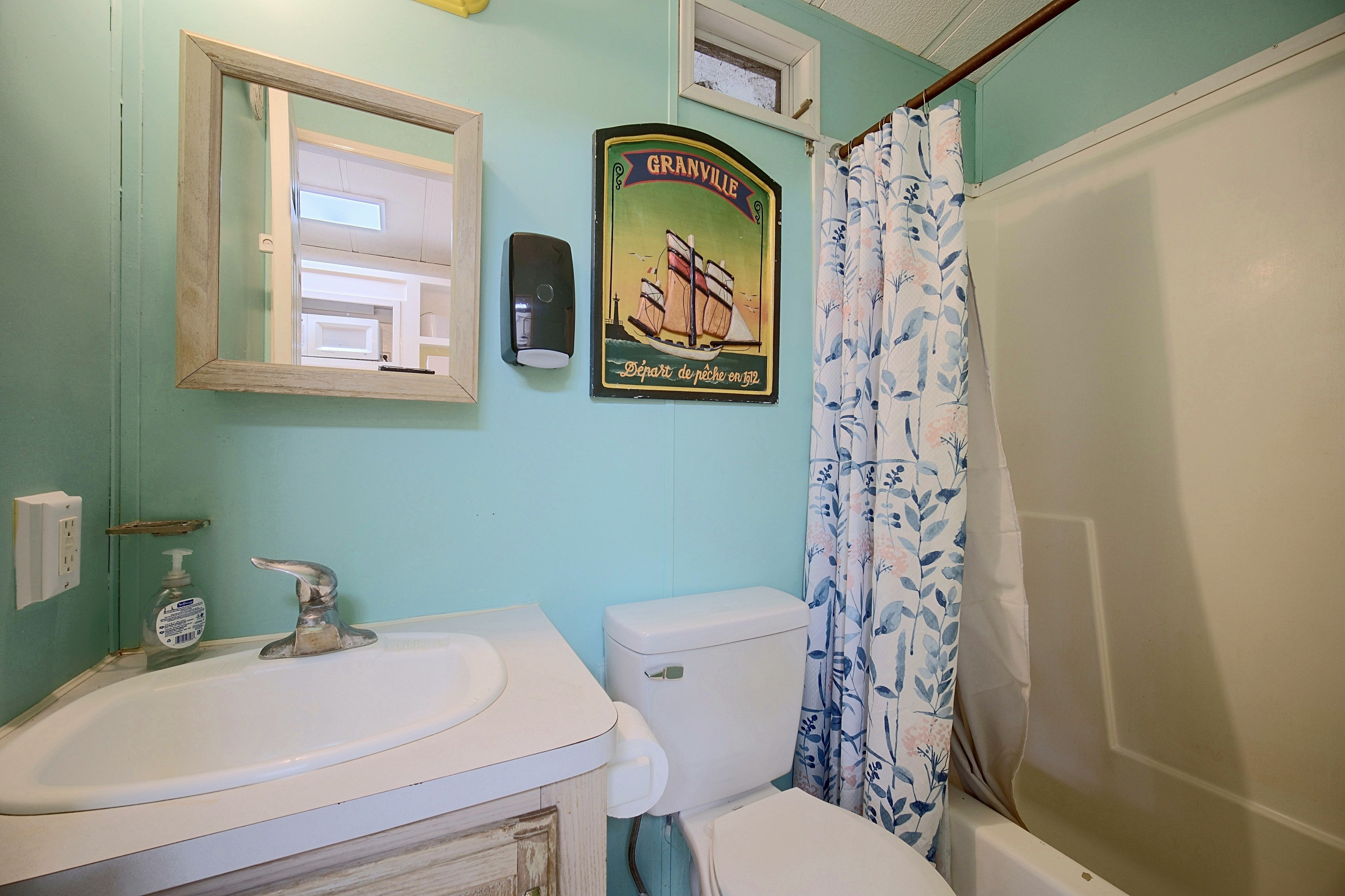 Full Bathroom