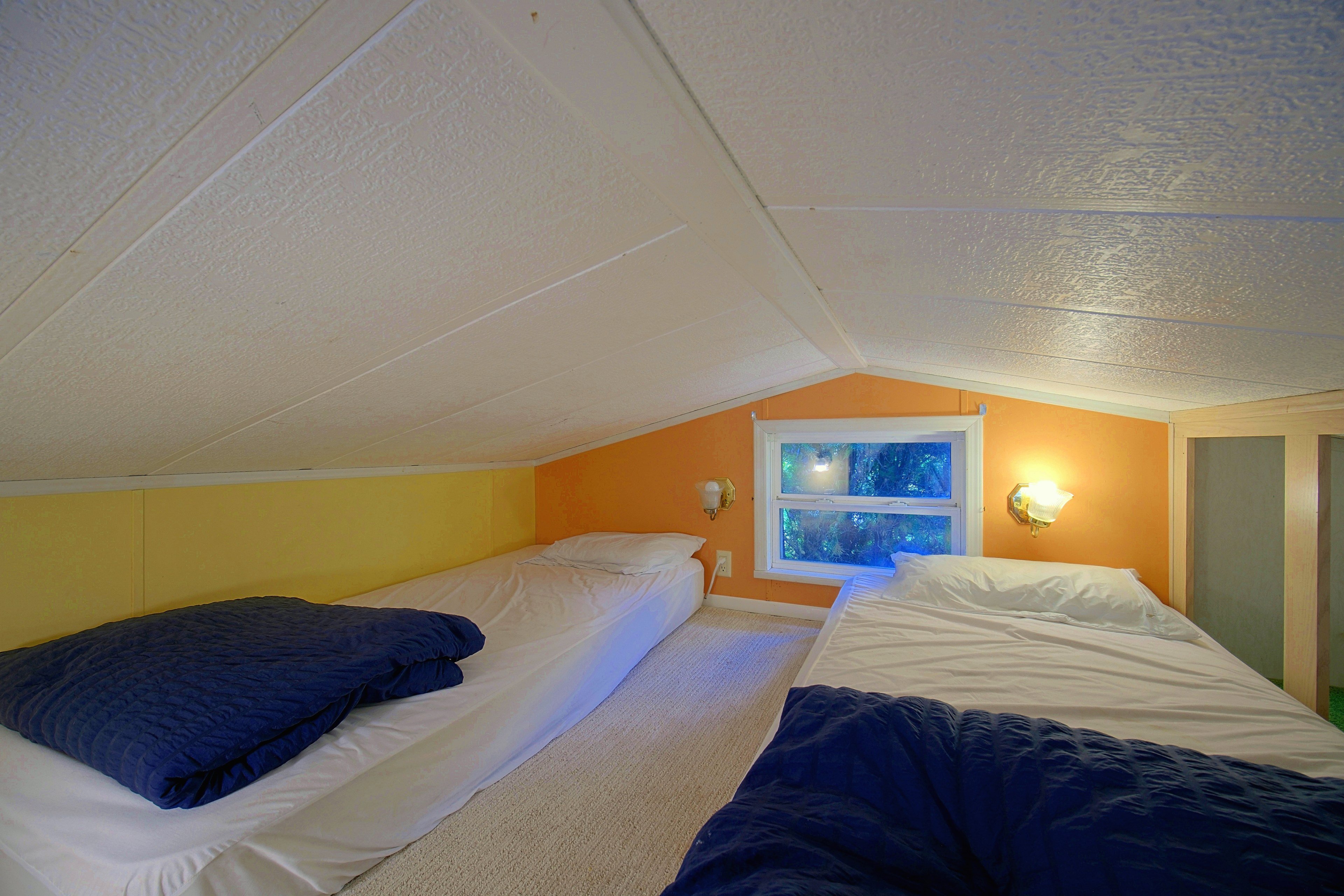 Loft | 2 Twin Floor Mattresses