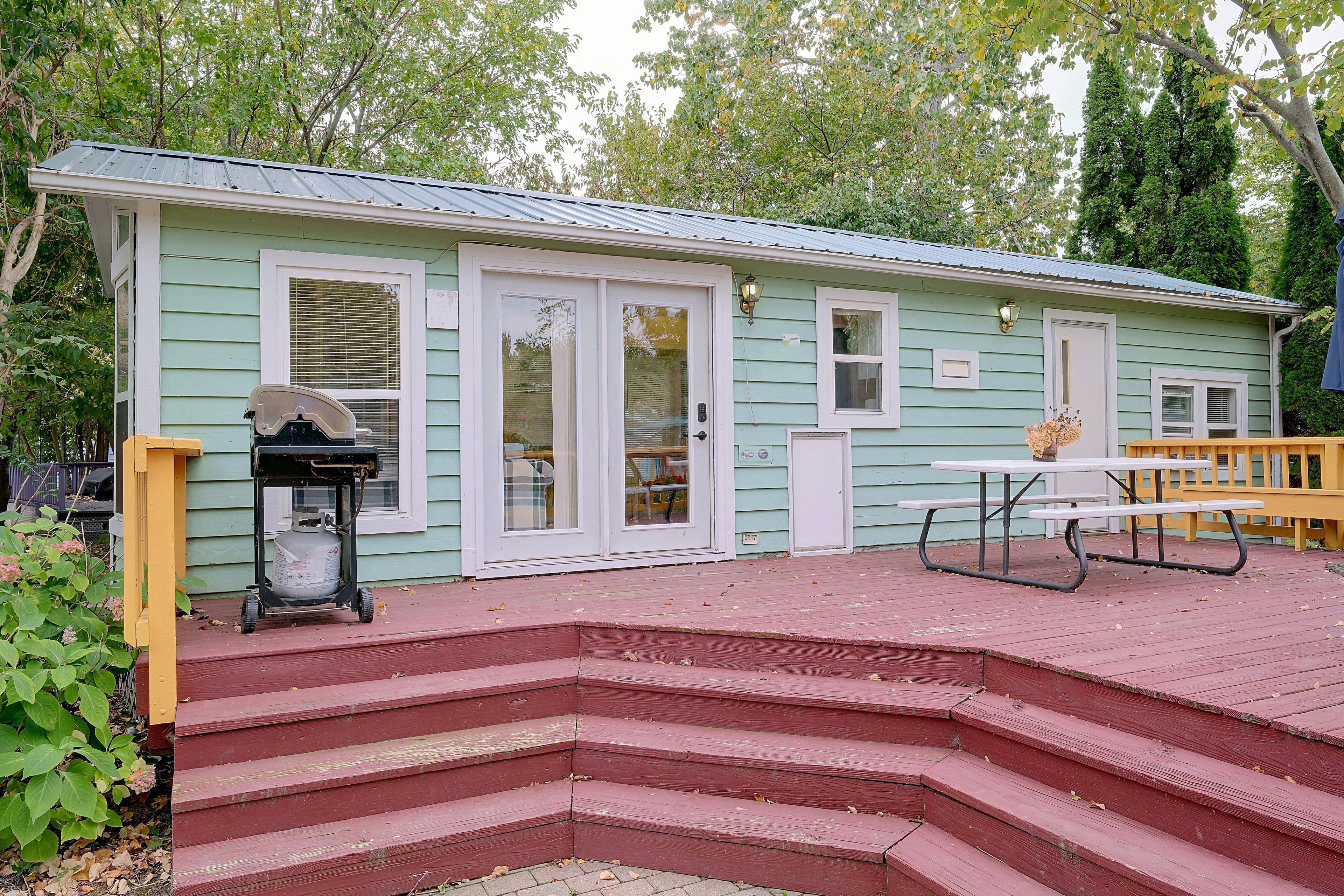 Private Deck & Patio