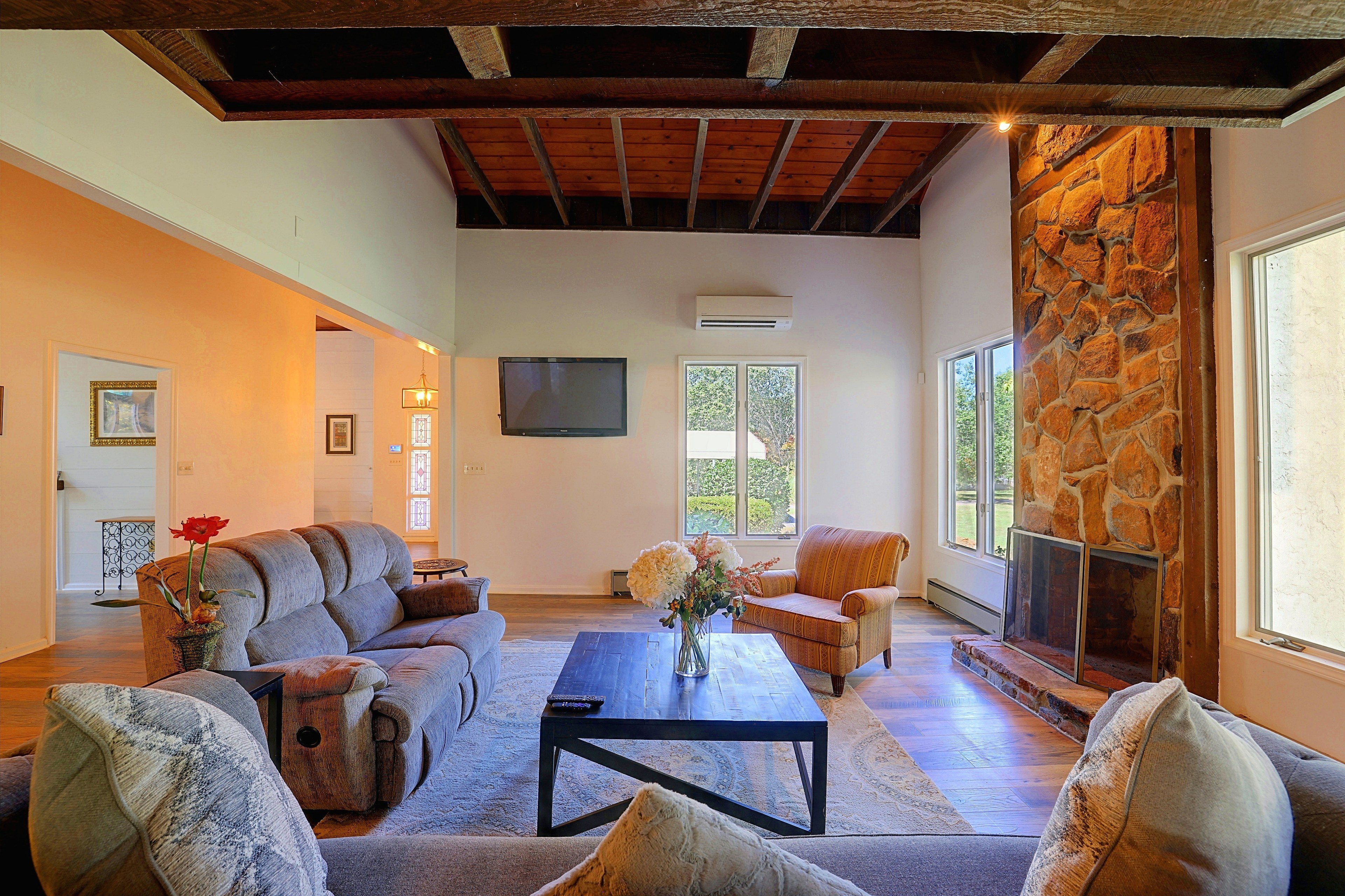 Townville Vacation Rental | 4BR | 3BA | 3,500 Sq Ft