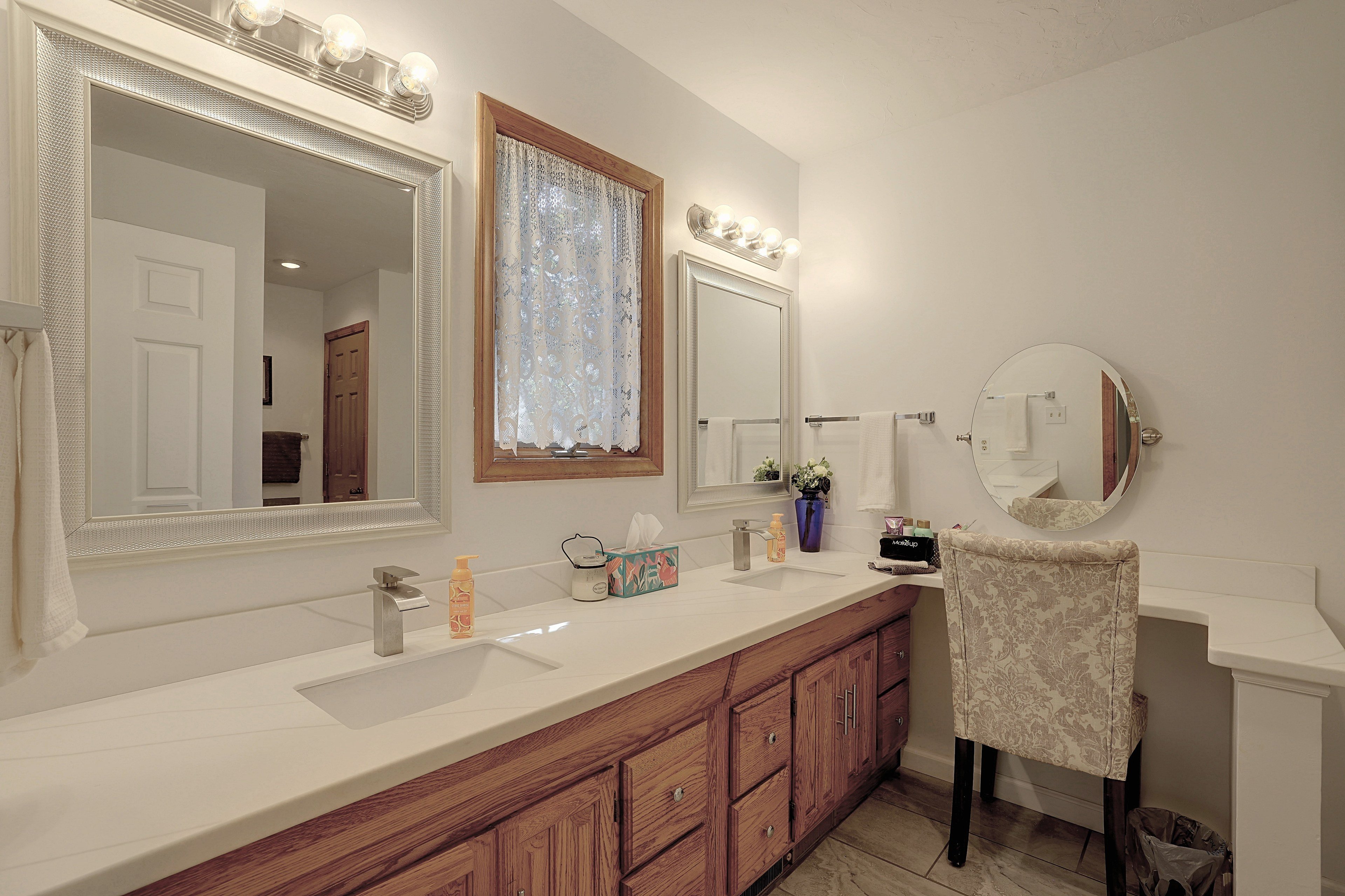 Bathroom | 2nd Floor