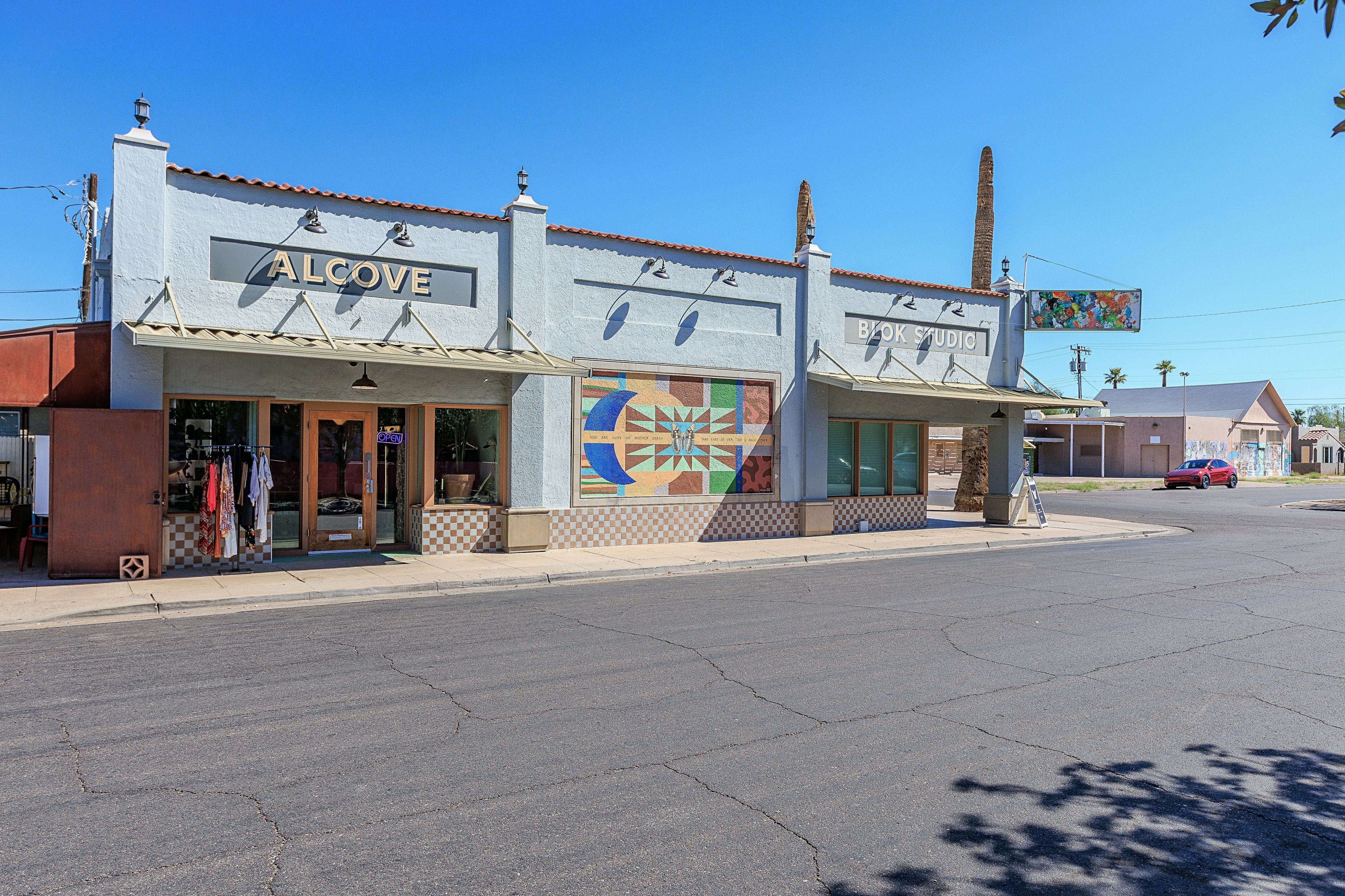 Walkable Area | Attractions < 1 Mi Away