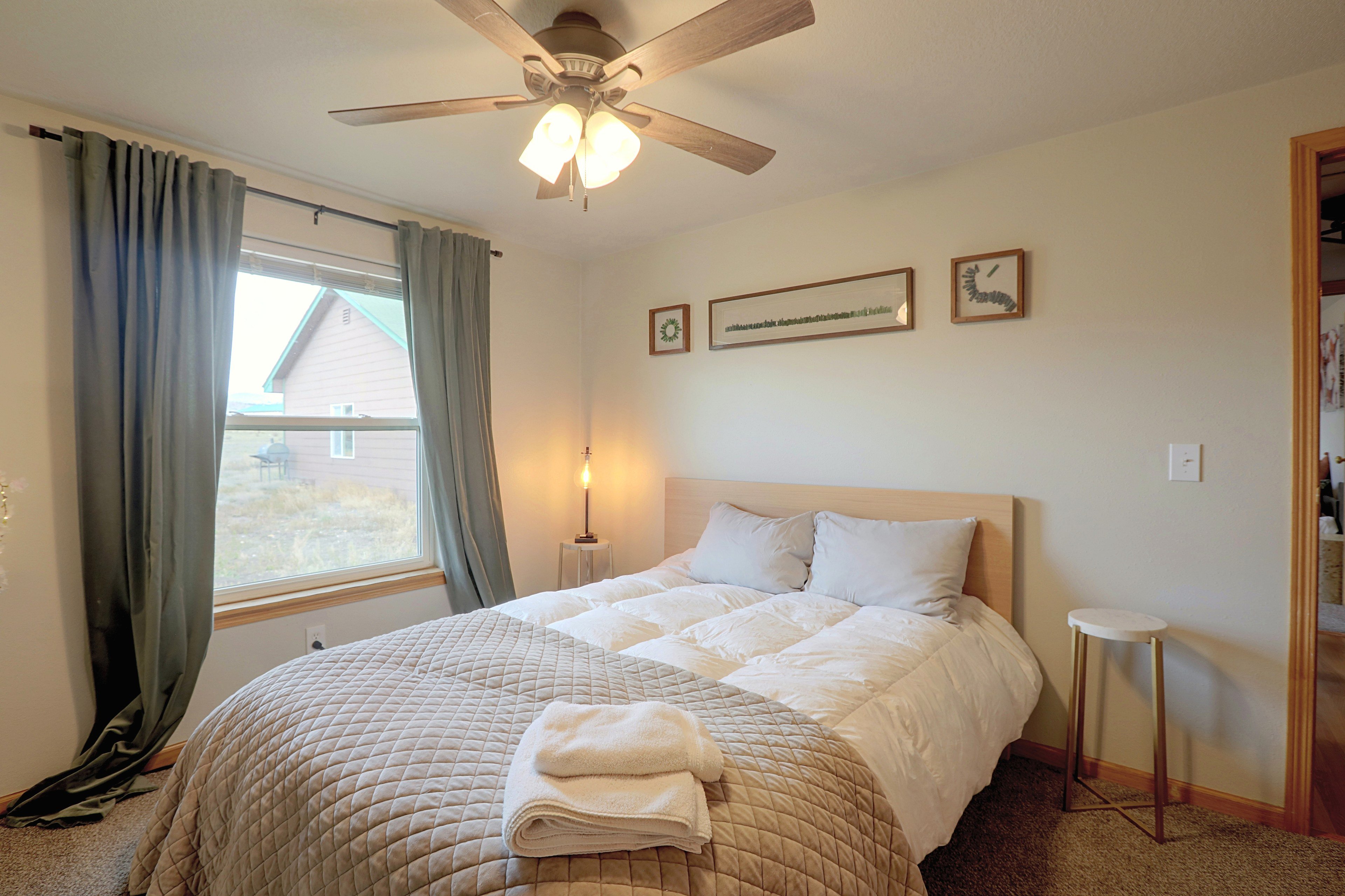 Bedroom 2 | Queen Bed
