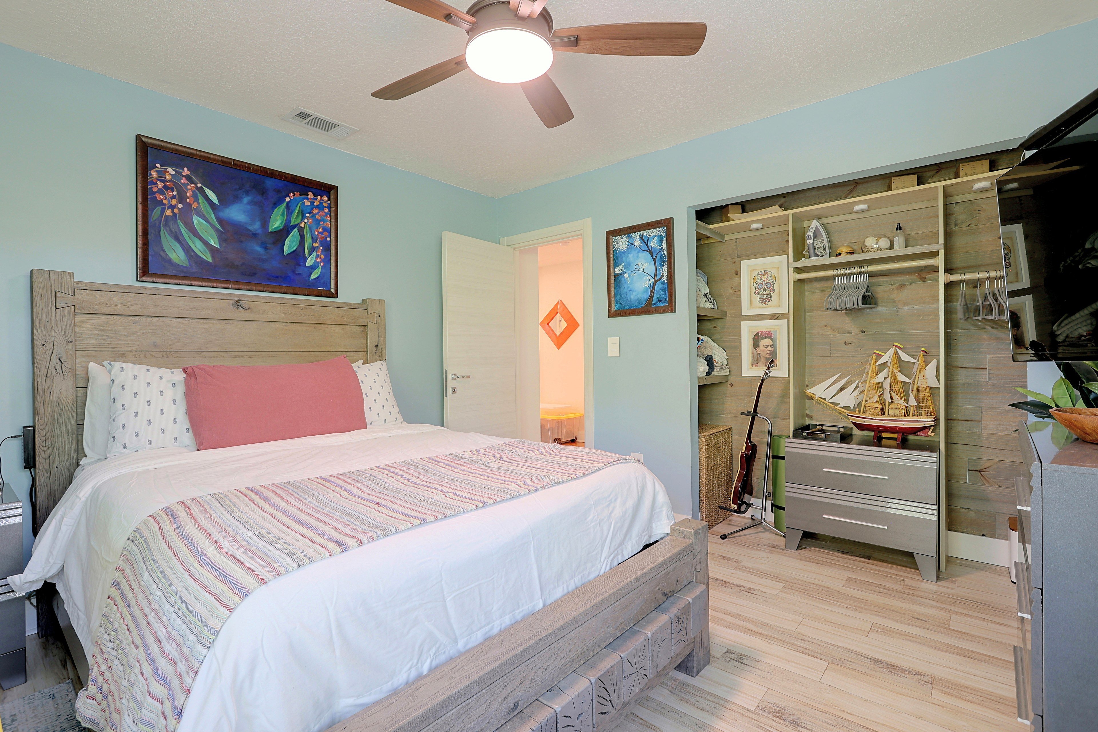 Bedroom 4 | Queen Bed