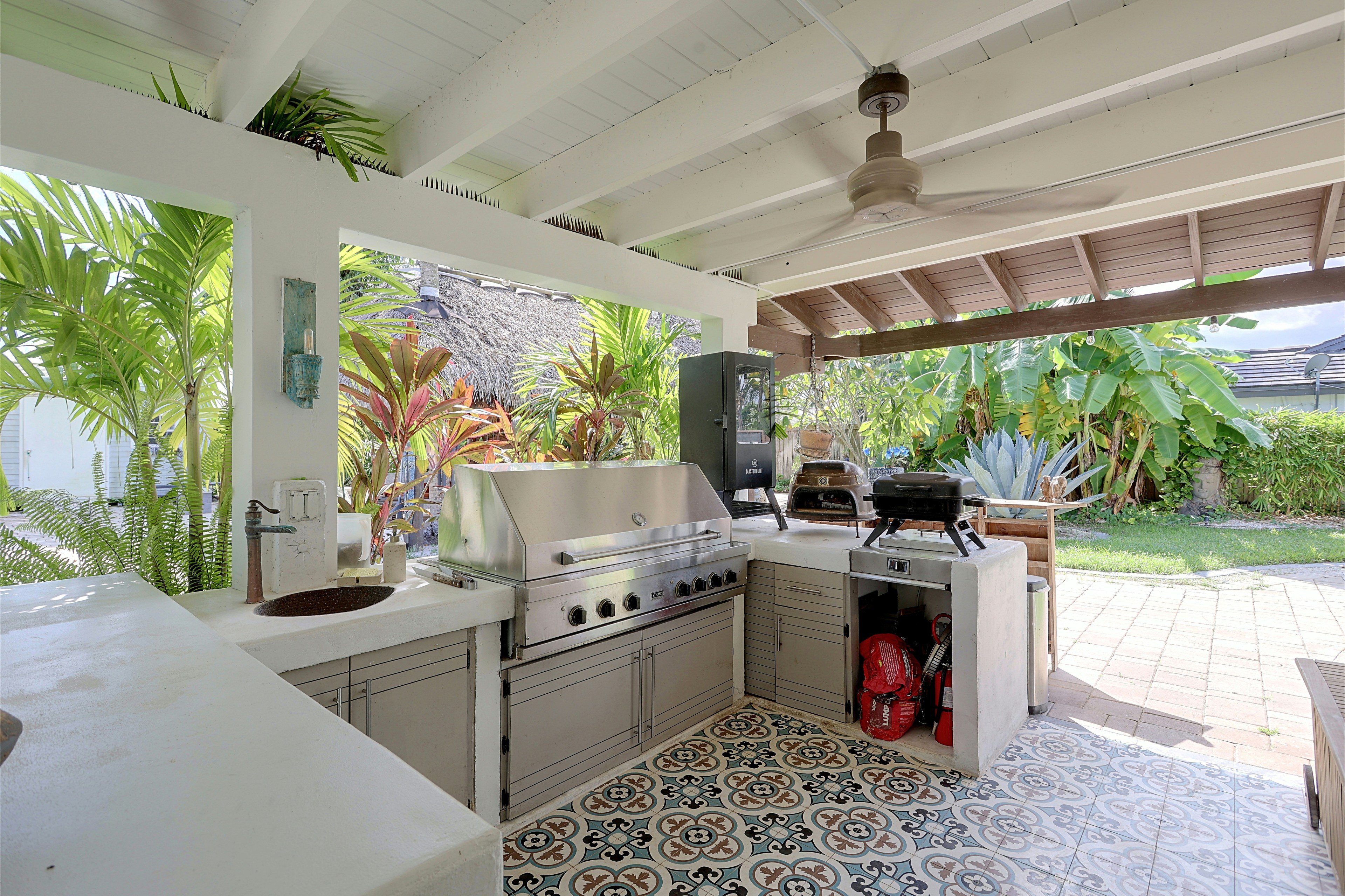 Outdoor Kitchen