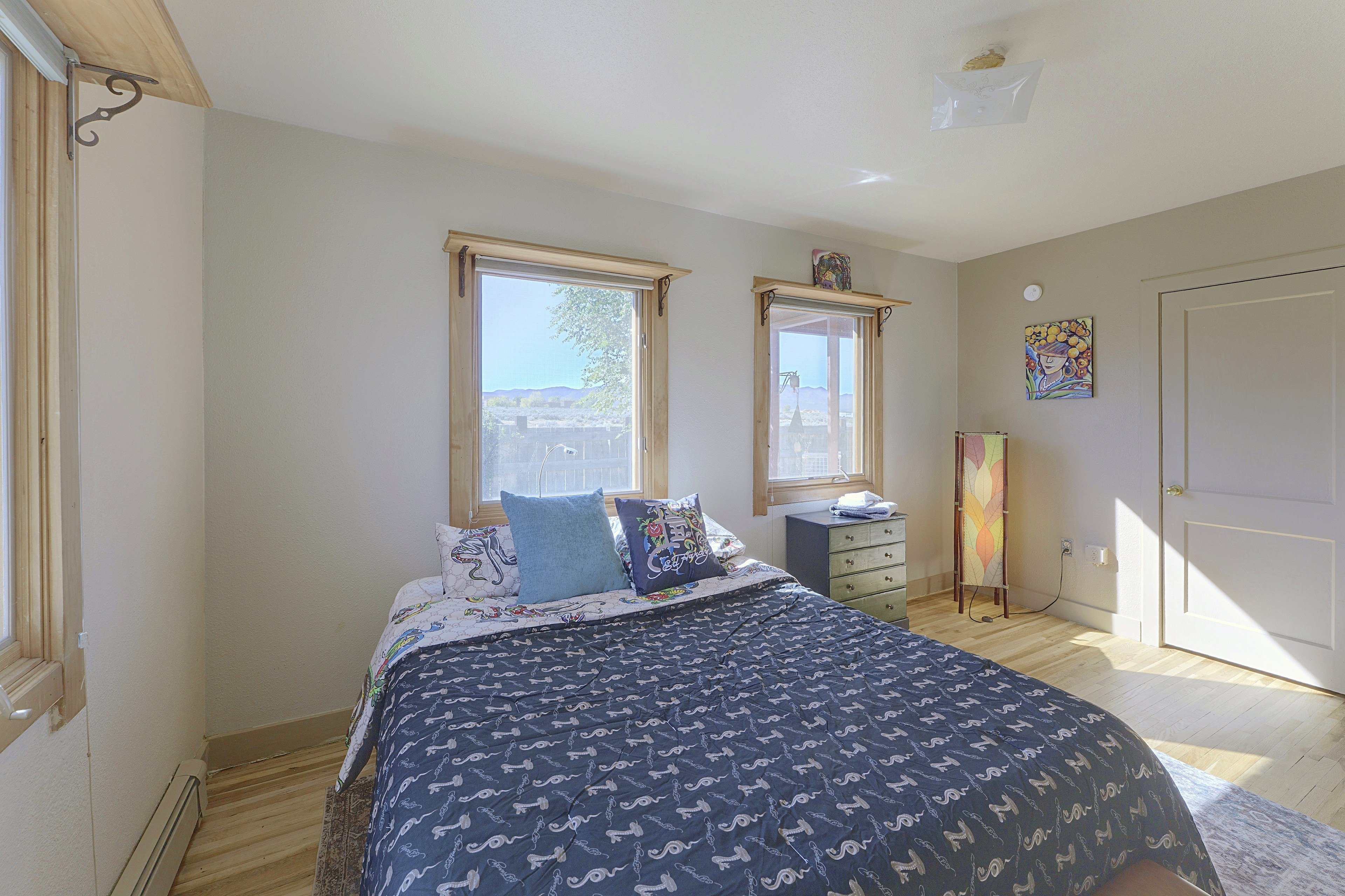 Bedroom 2 | Queen Bed