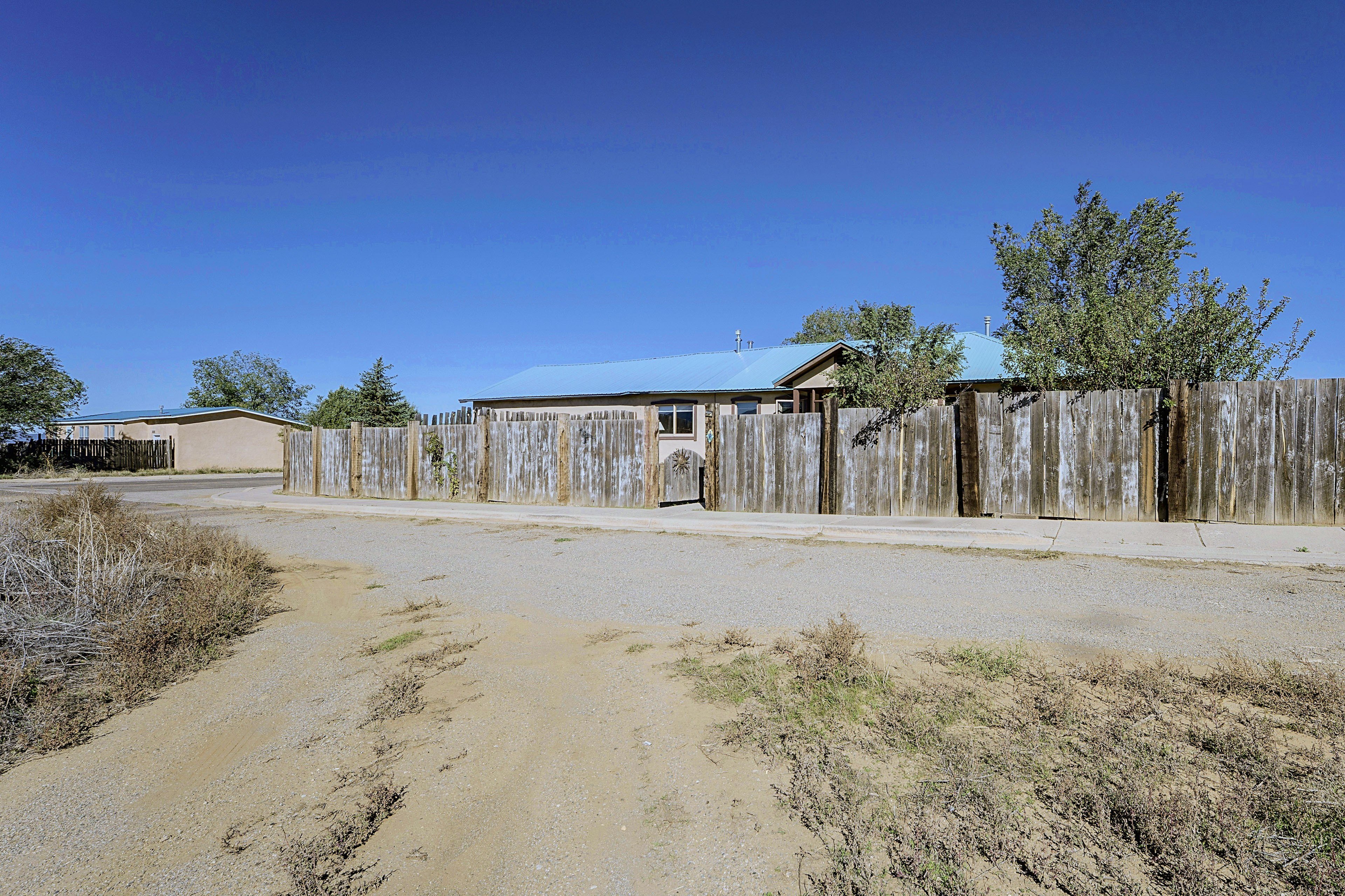 Parking | Driveway (5 Vehicles) | RV Parking Available