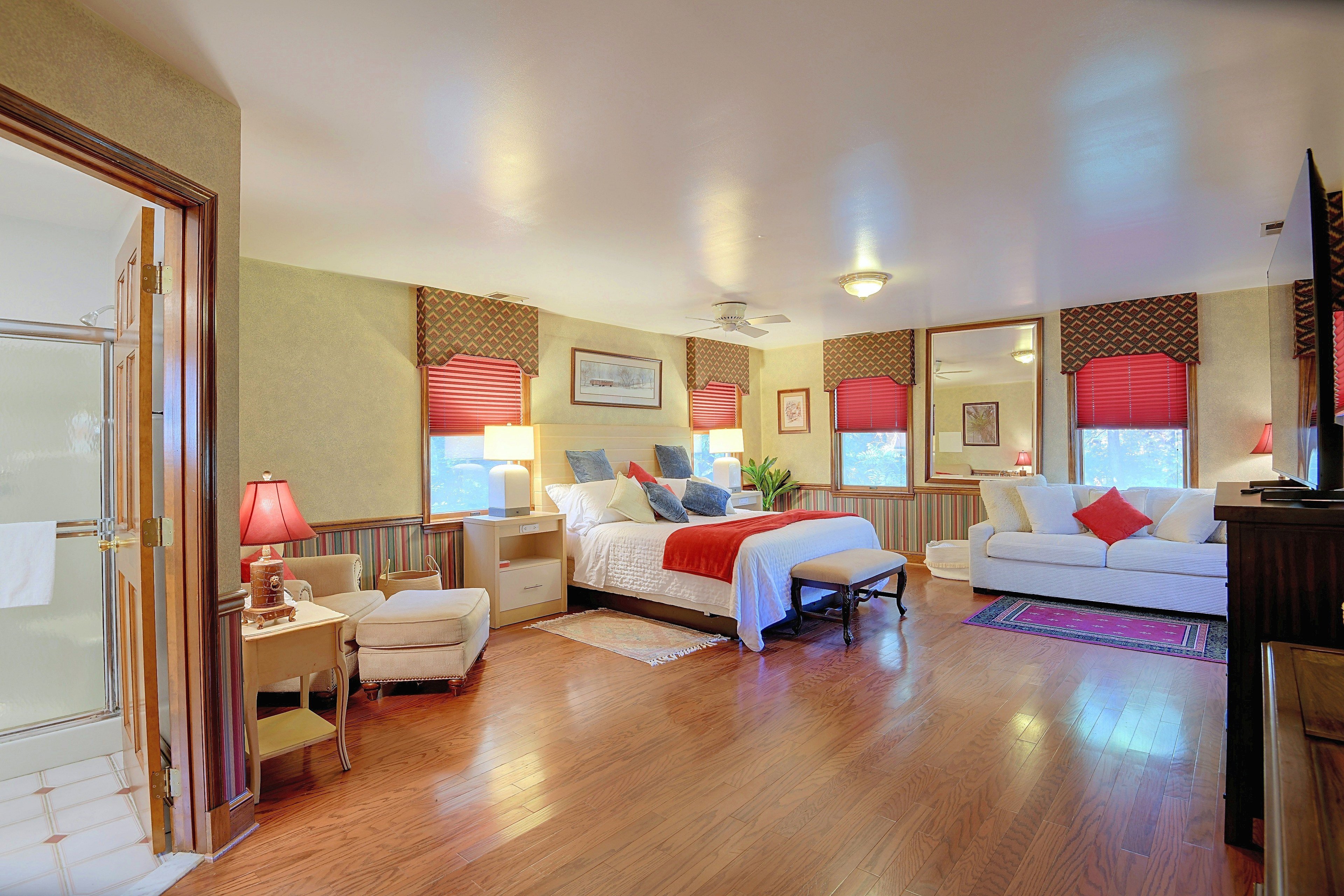 Bedroom | King Bed | Queen Sleeper Sofa | Upper Level