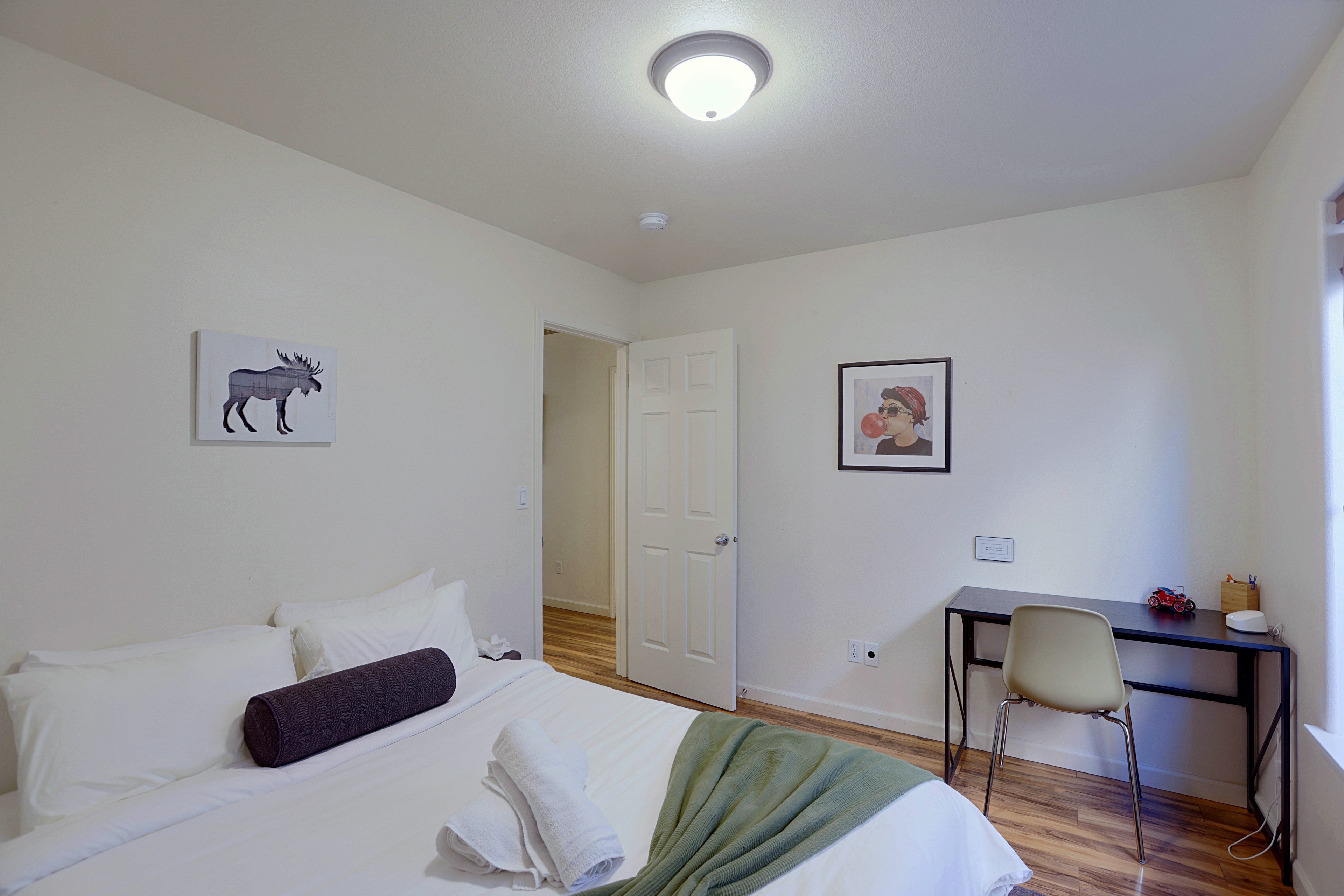 Bedroom 3 | Queen Bed
