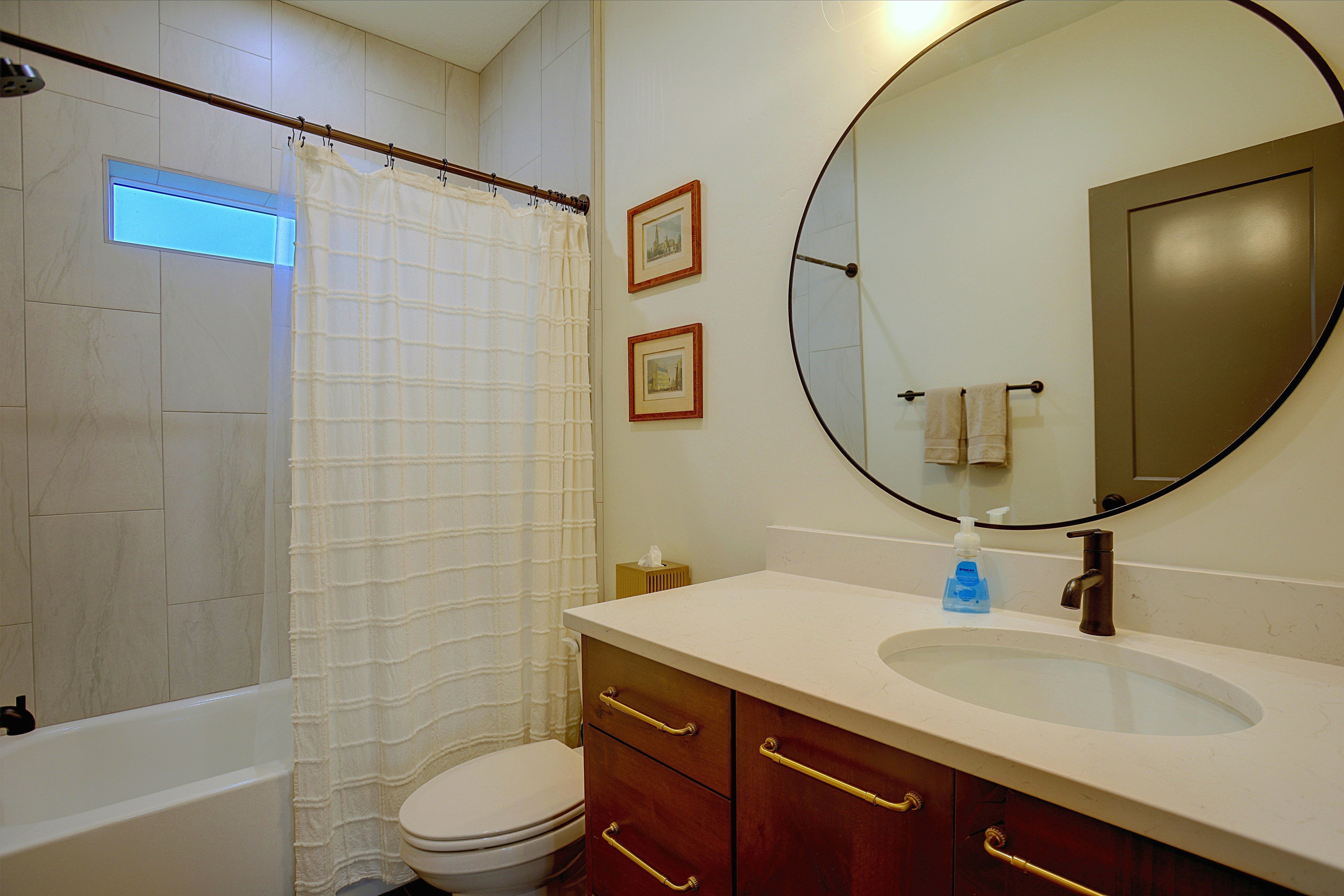 Full Bathroom