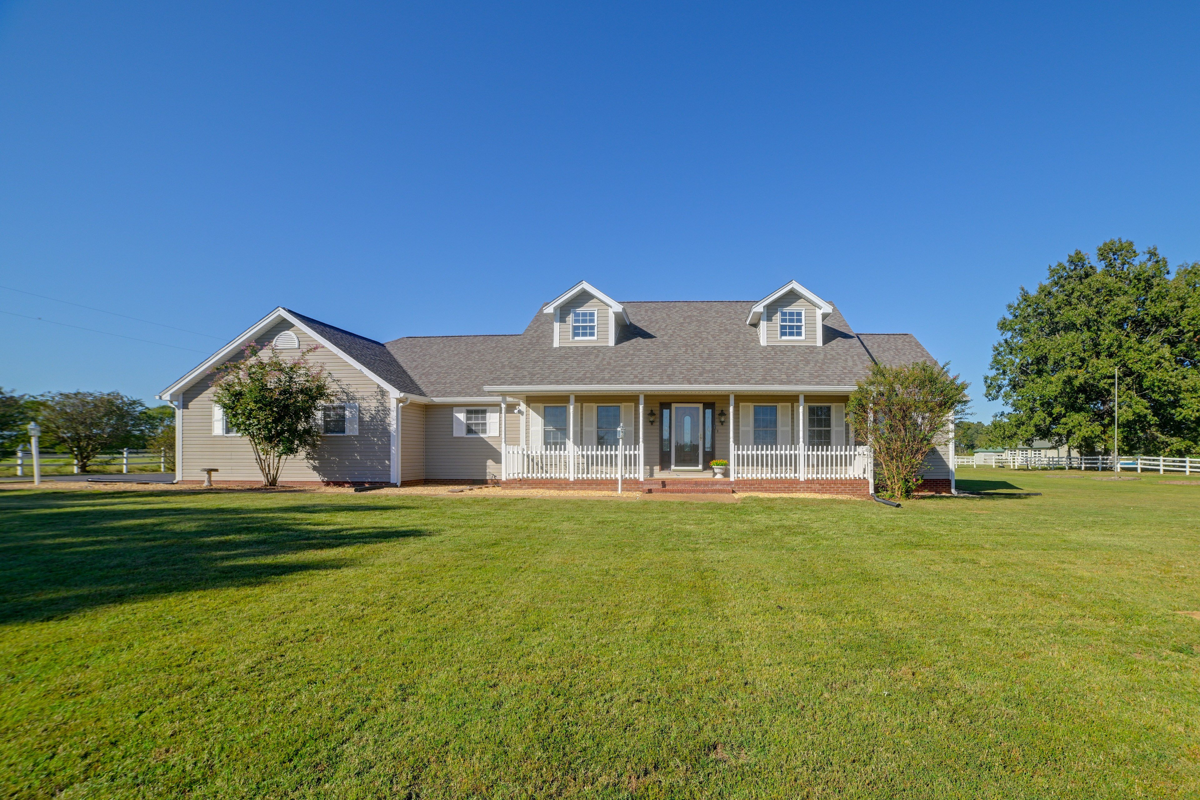 Murray Vacation Rental | 3BR | 2.5BA | 3,000 Sq Ft