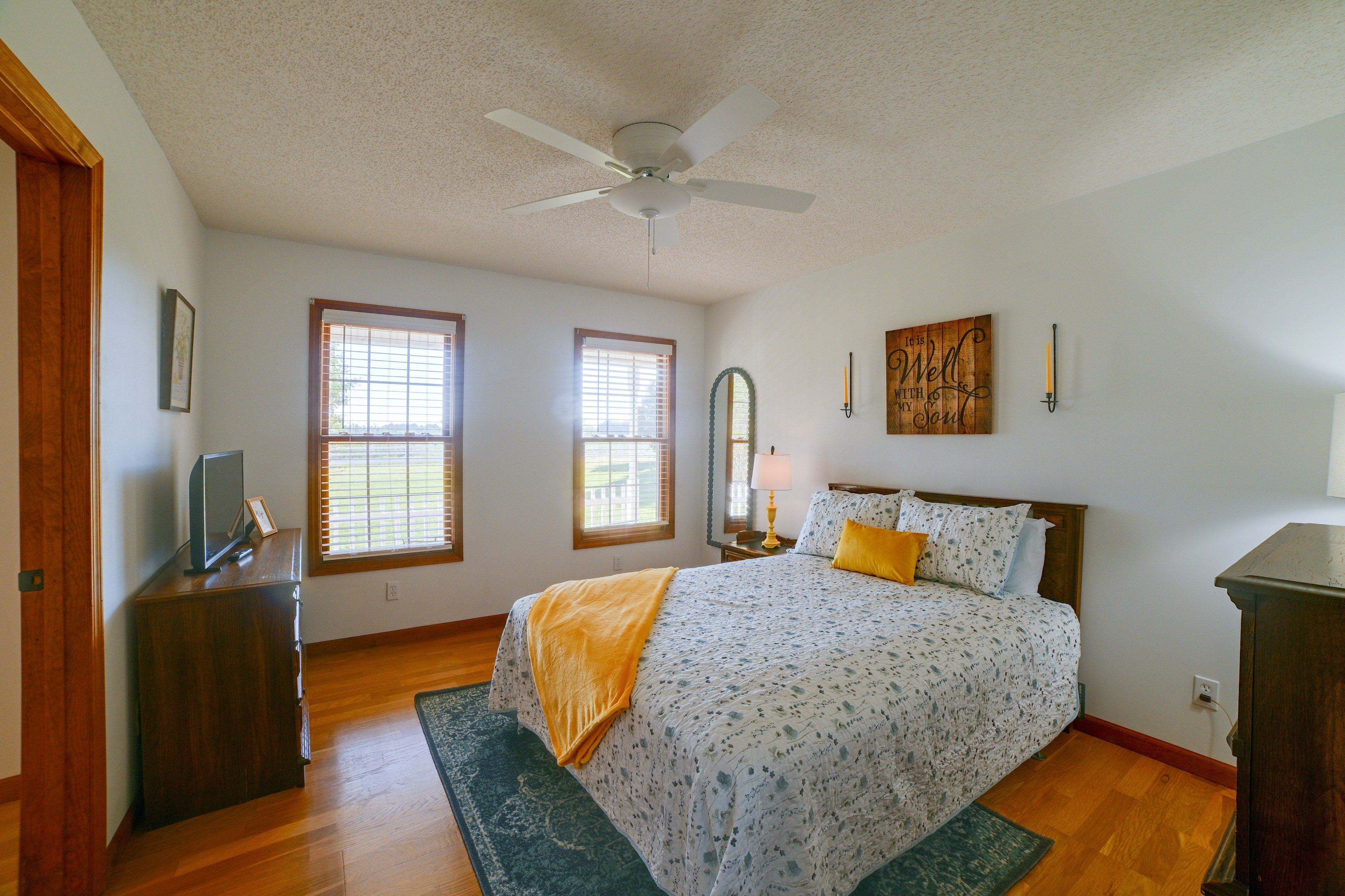 Bedroom 2 | King Bed