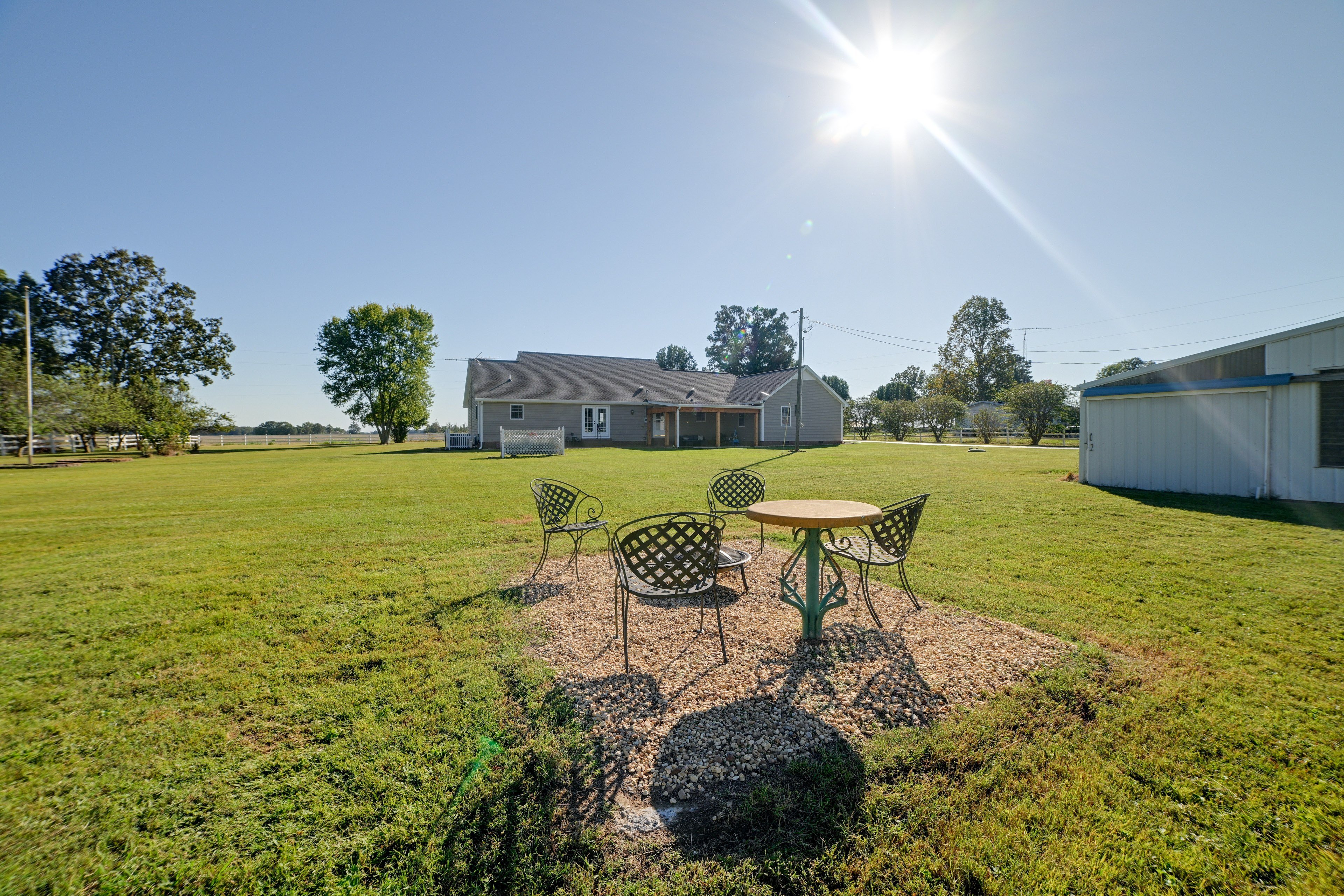 Yard | Attached Garage (1 Vehicle) | Driveway (4 Vehicles)