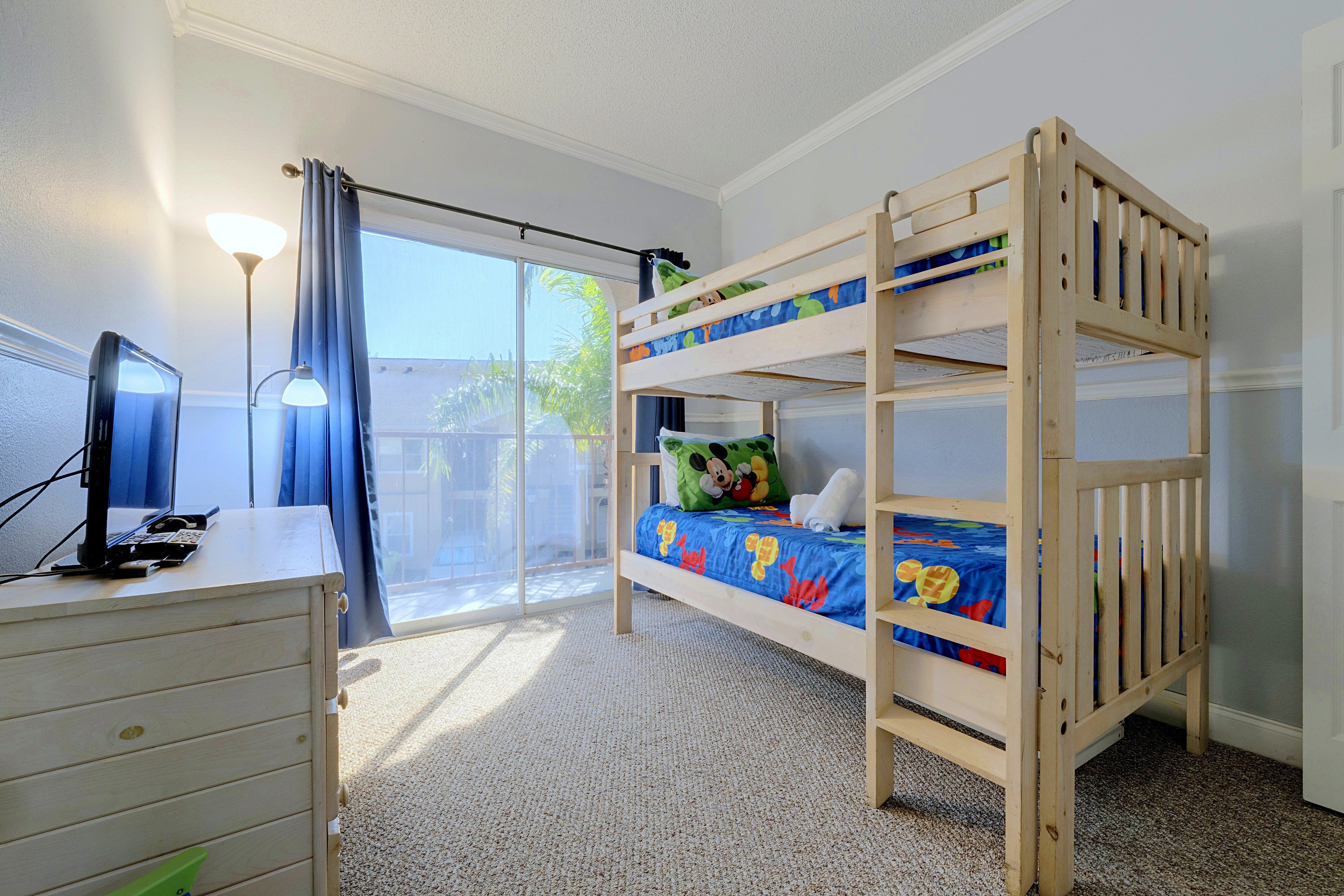 2 Twin Beds