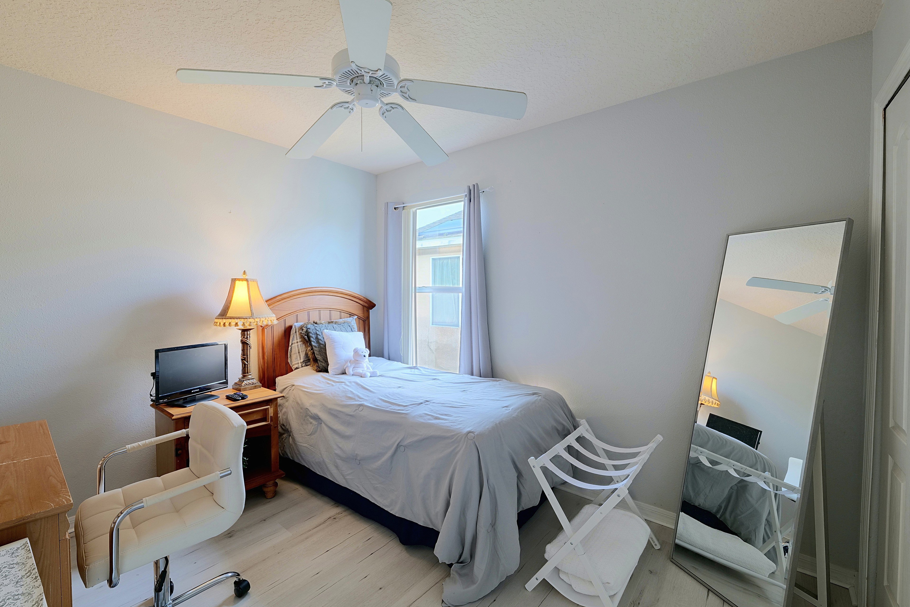 Bedroom | Twin Bed | 2nd Floor