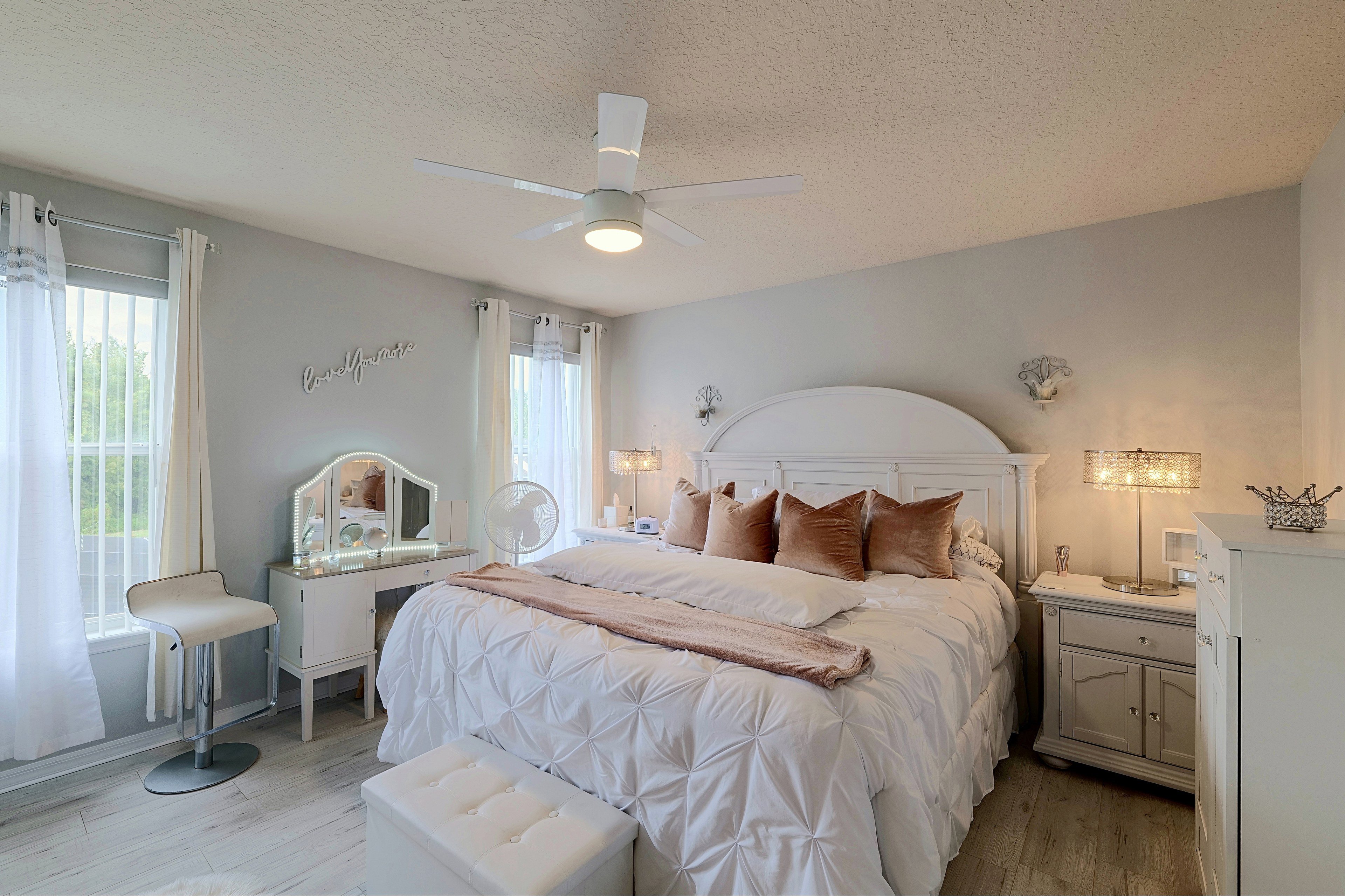 Bedroom | King Bed | 2nd Floor