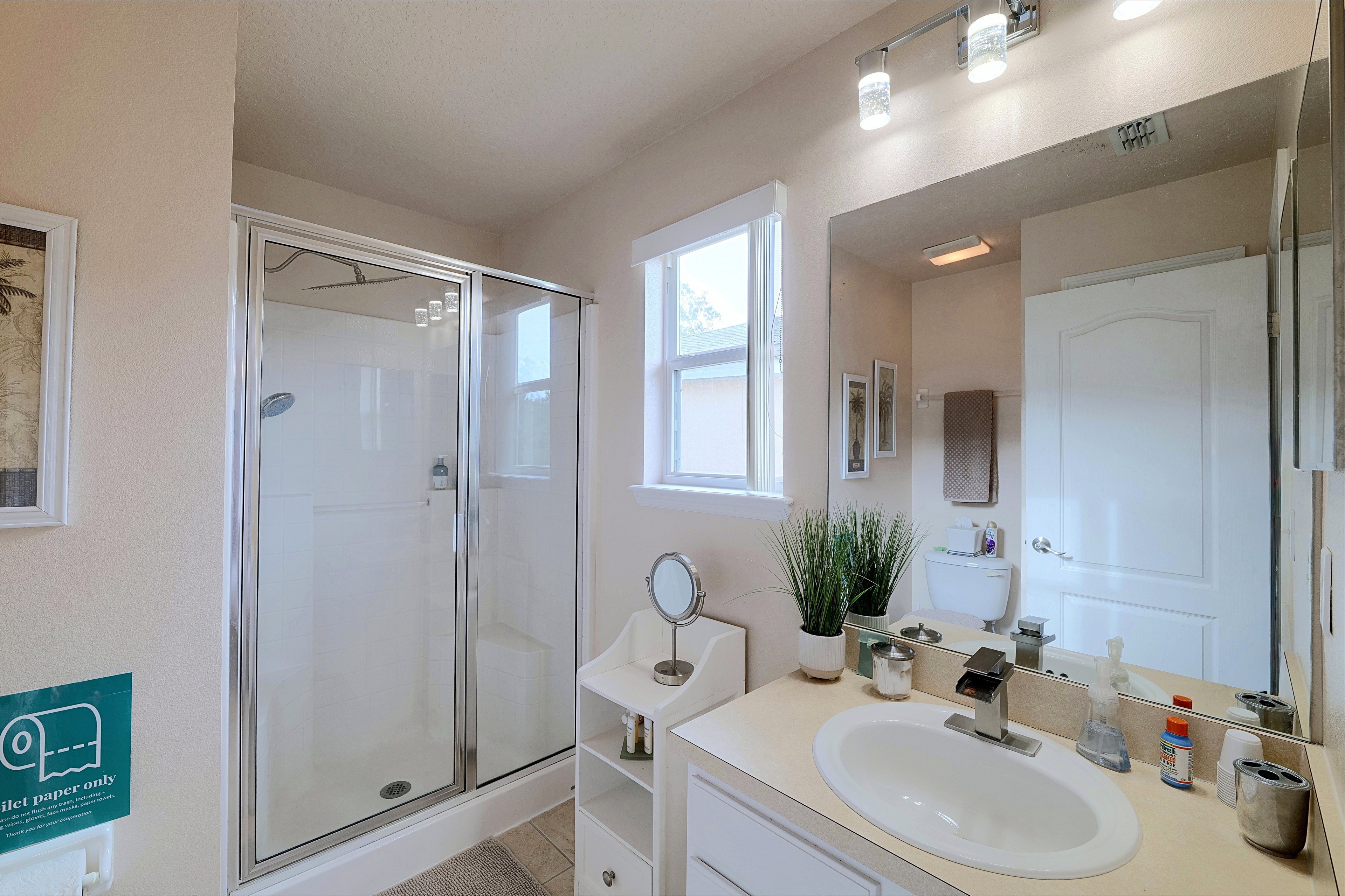 Bathroom | 2nd Floor