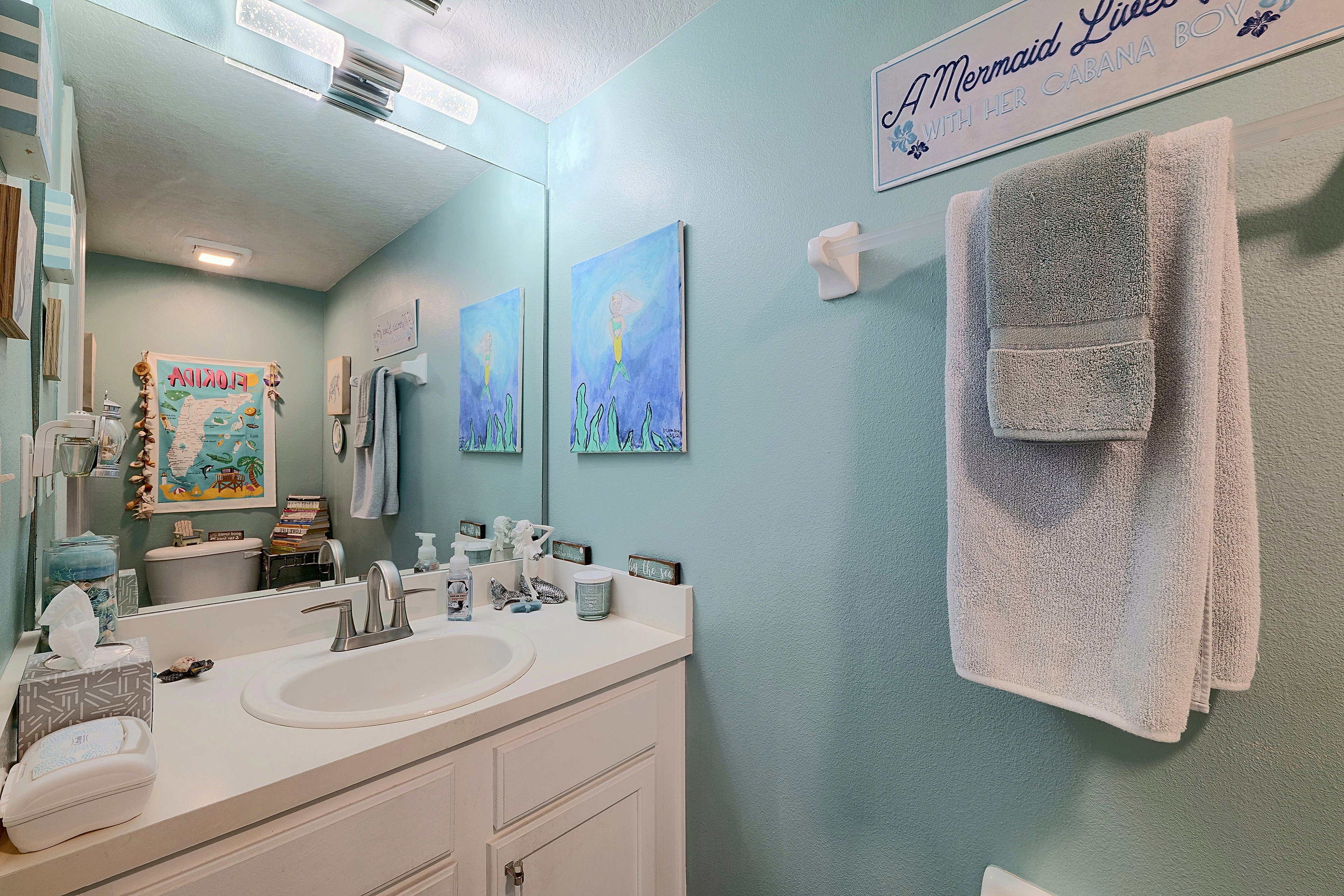 Half Bath | 1st Floor