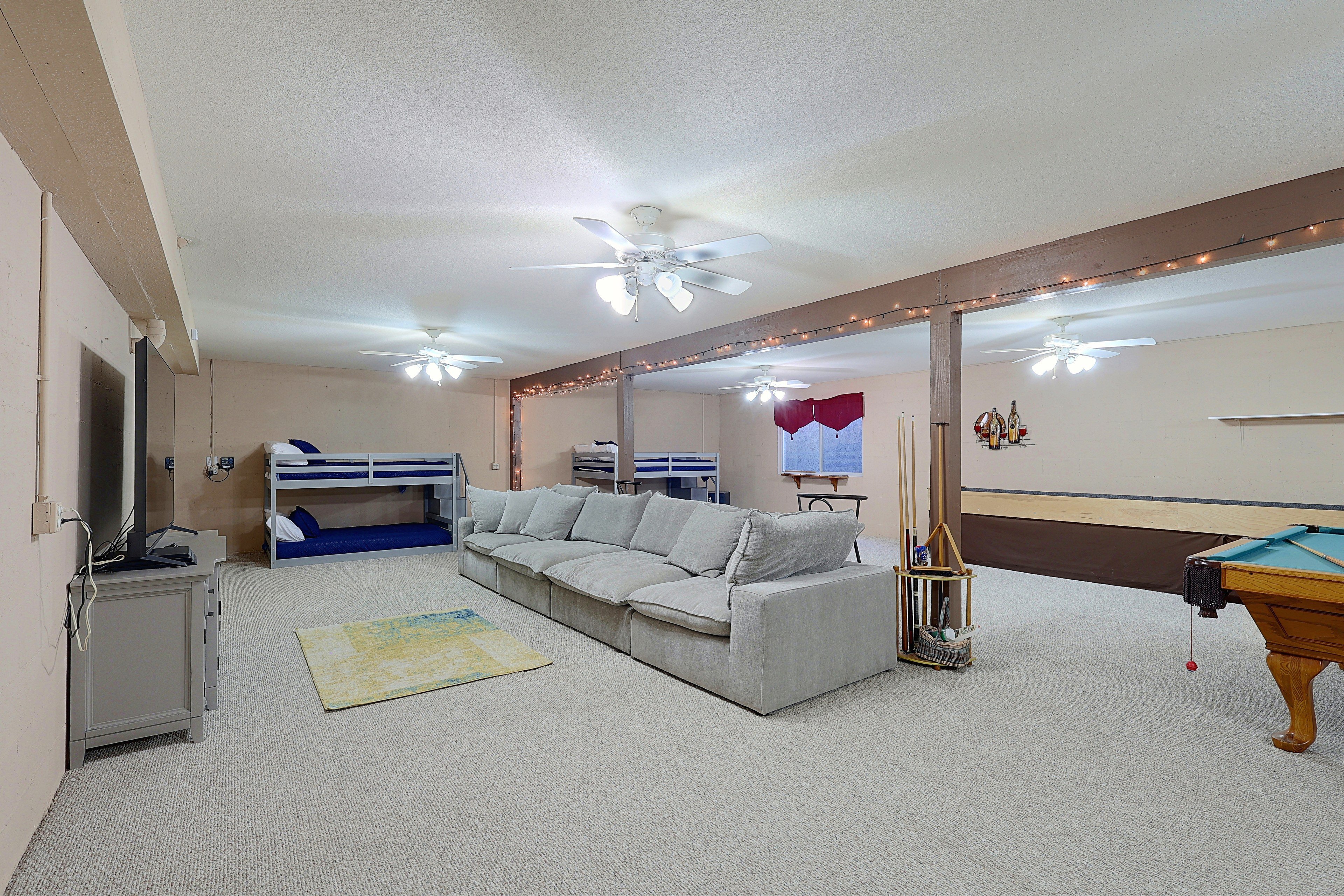Game Room | 2 Twin Bunk Beds | Basement