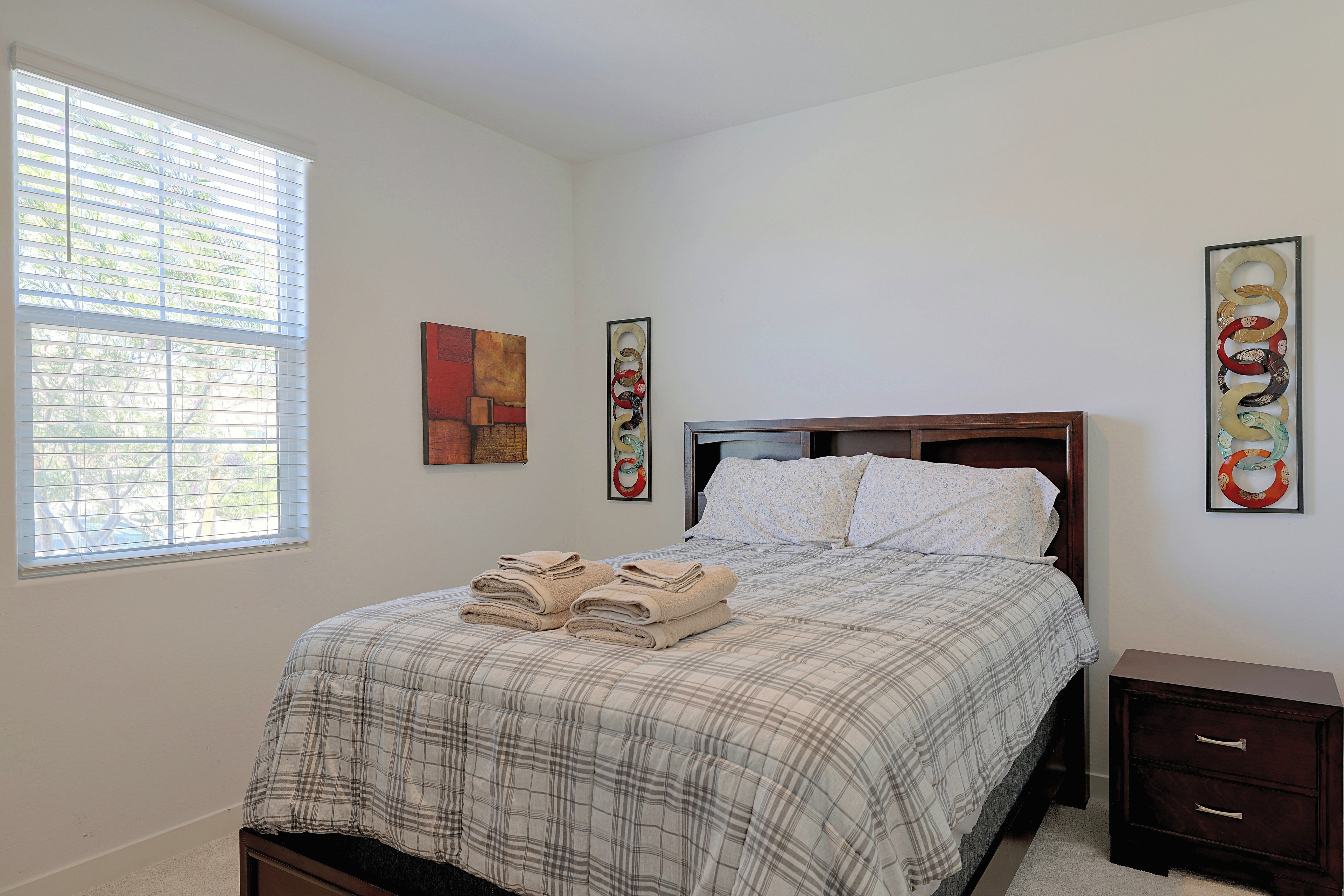 Bedroom 2 | Queen Bed