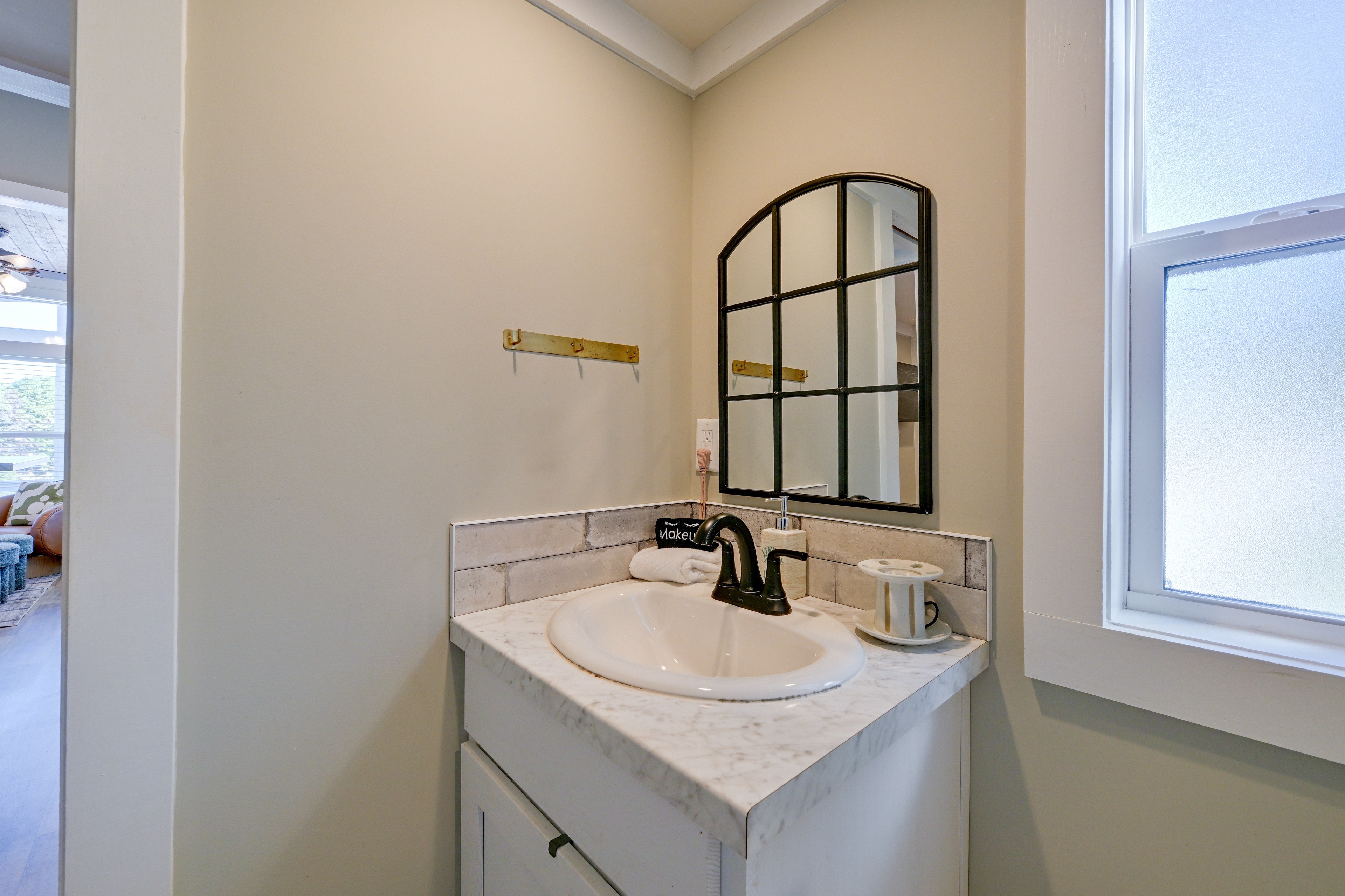 Full Bathroom