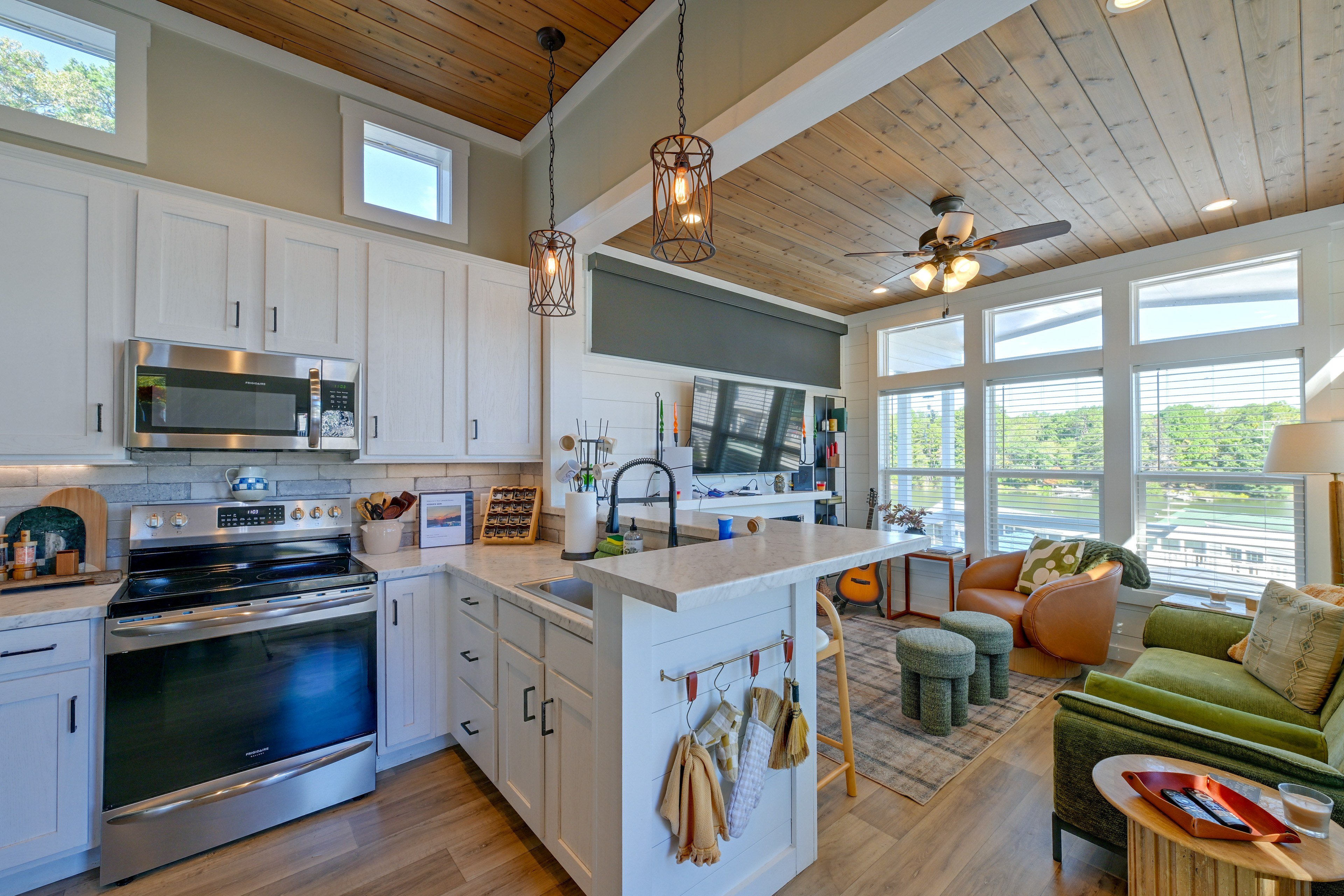 Interior | Open Floor Plan | Free WiFi