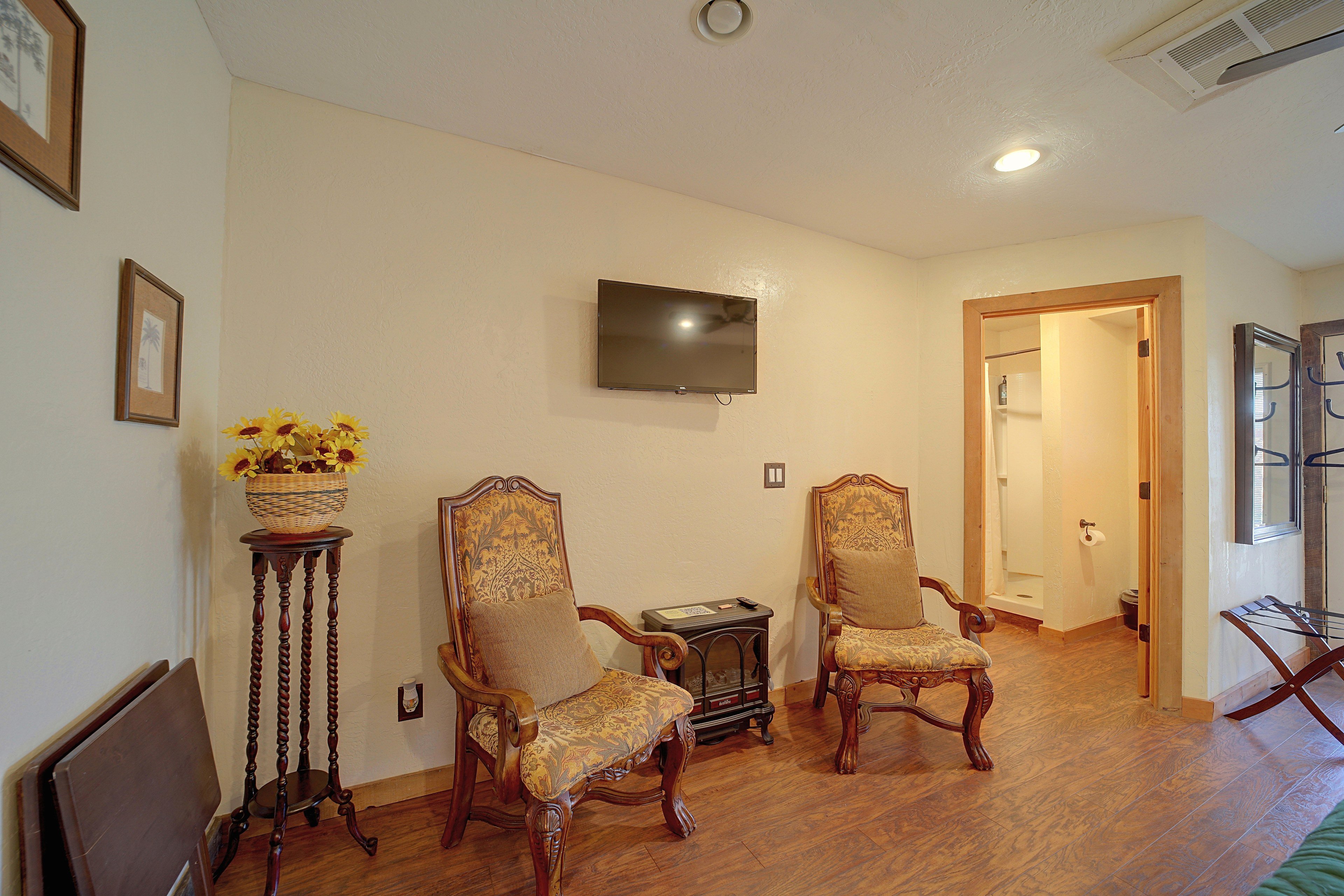 Sitting Area | Smart TV
