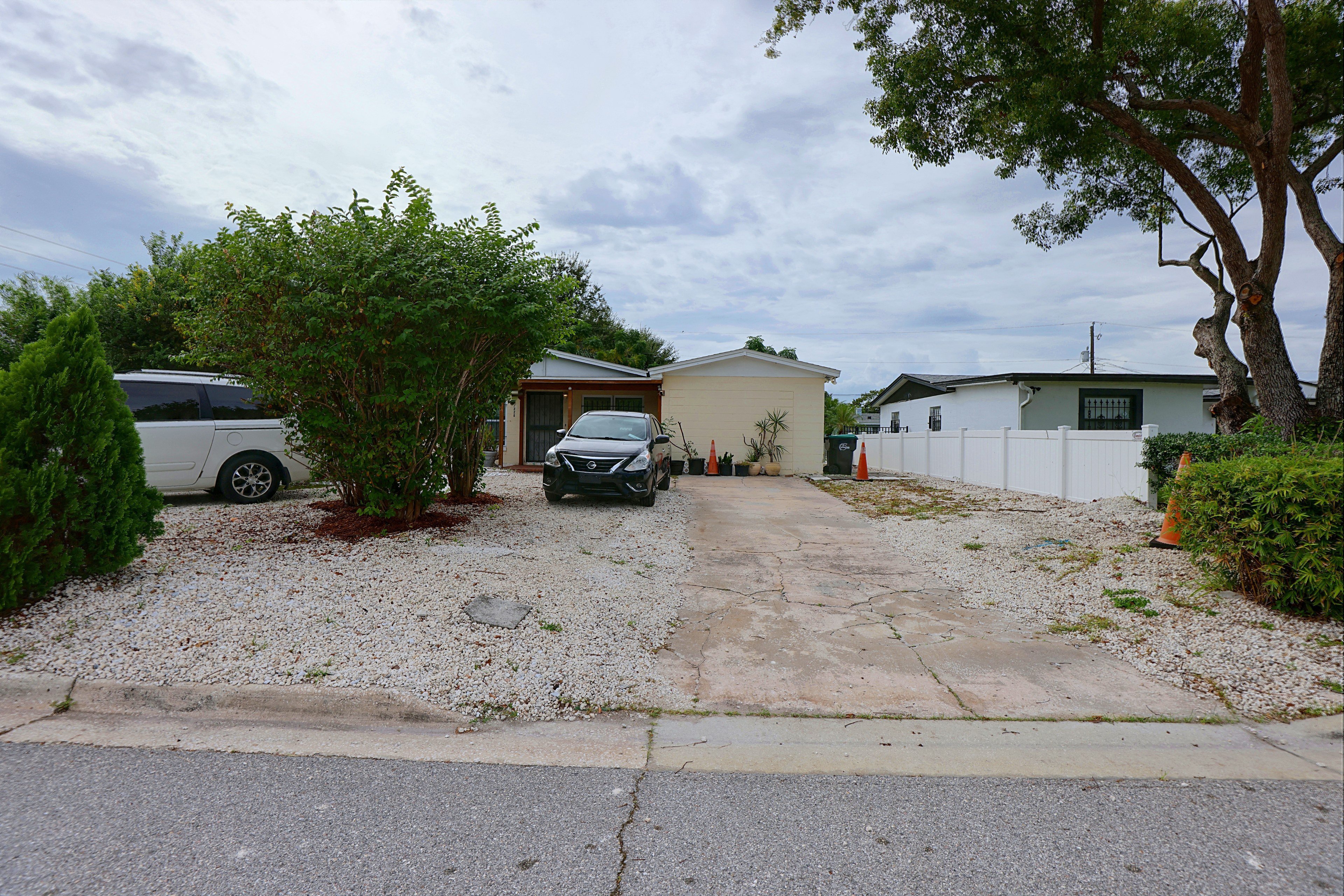 Assigned Driveway Parking (3 Vehicles)
