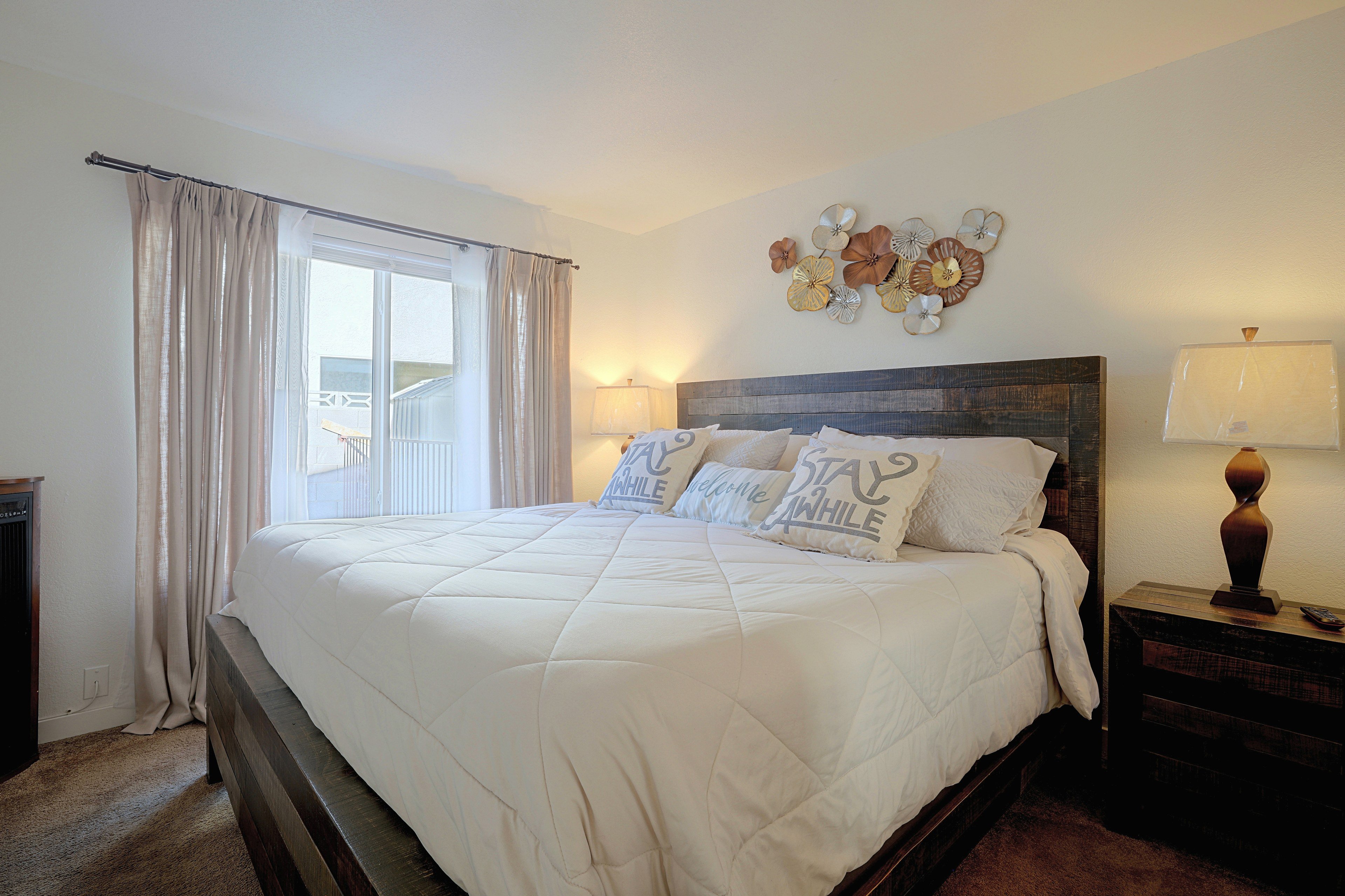 Bedroom | King Bed