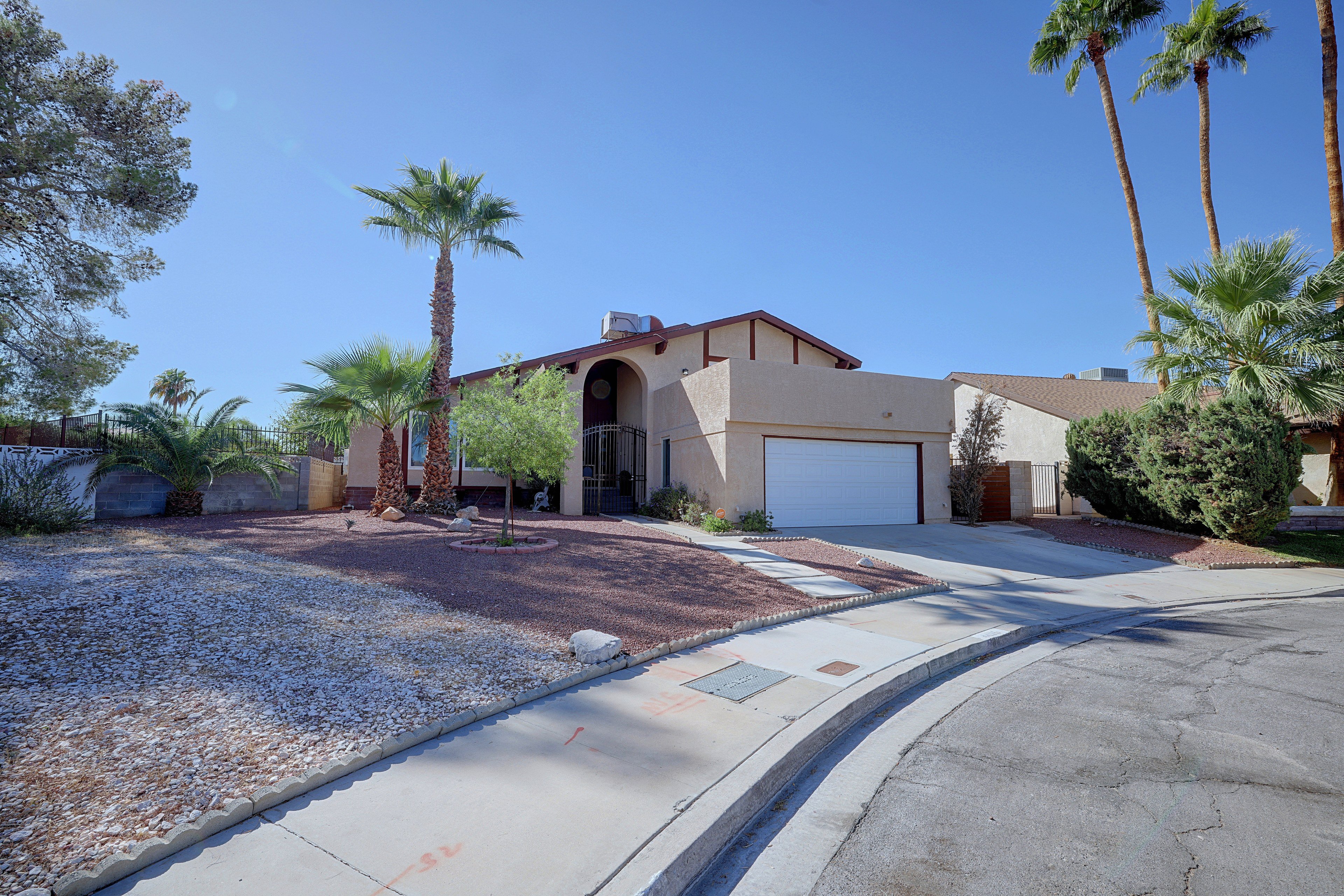 Property Exterior | Private Yard & Pool