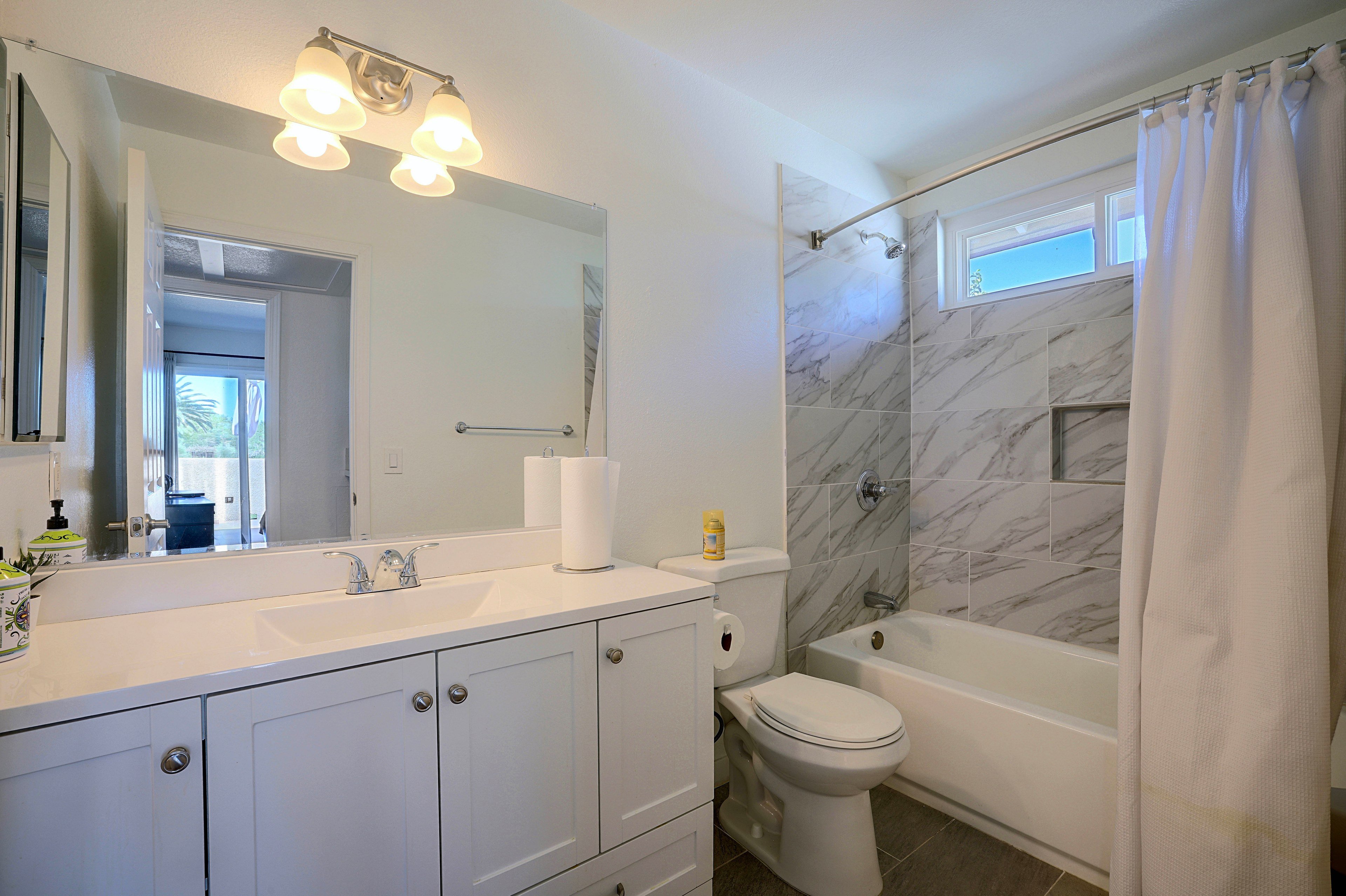 Full Bathroom