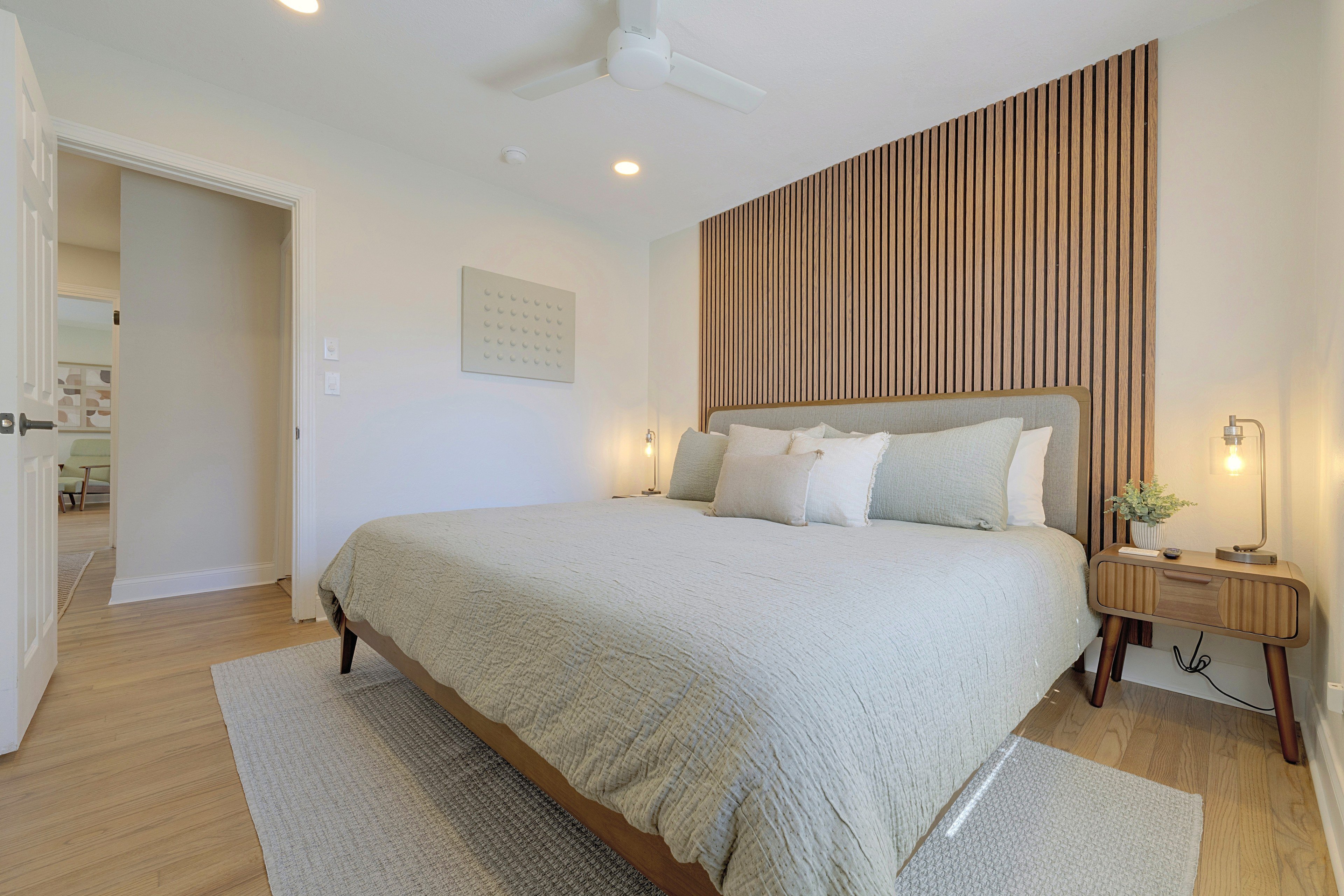 Bedroom 1 | King Bed