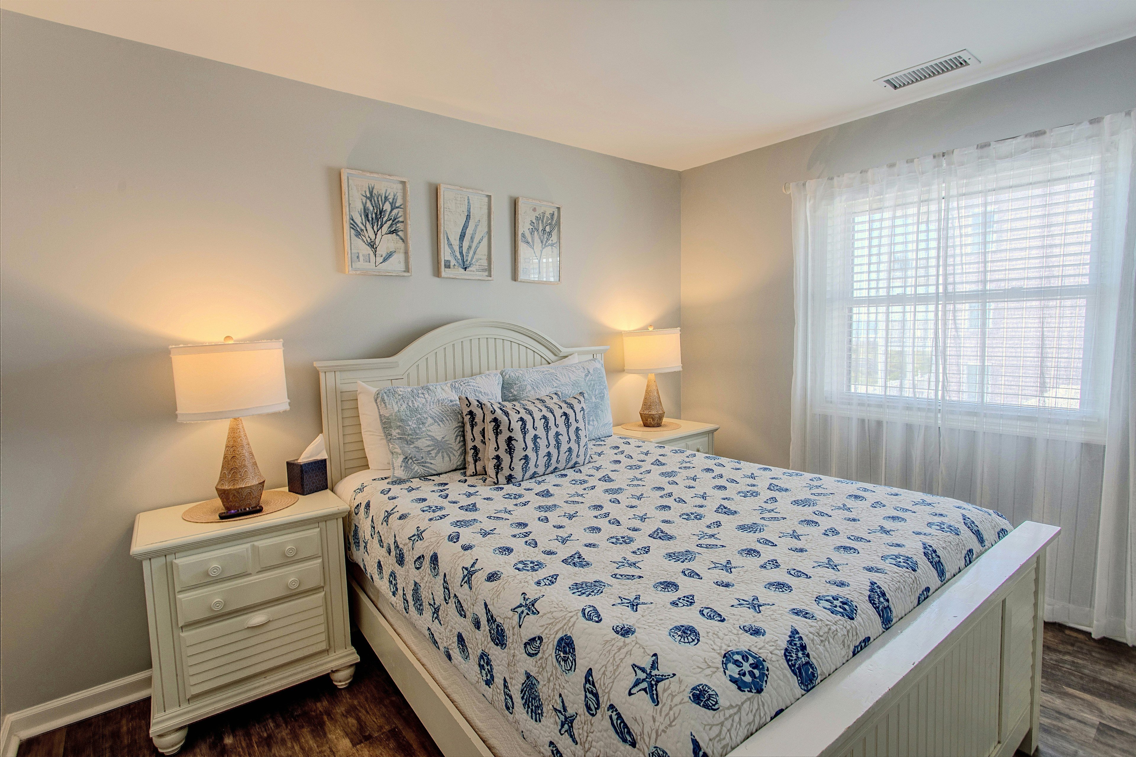 Bedroom 2 | Queen Bed