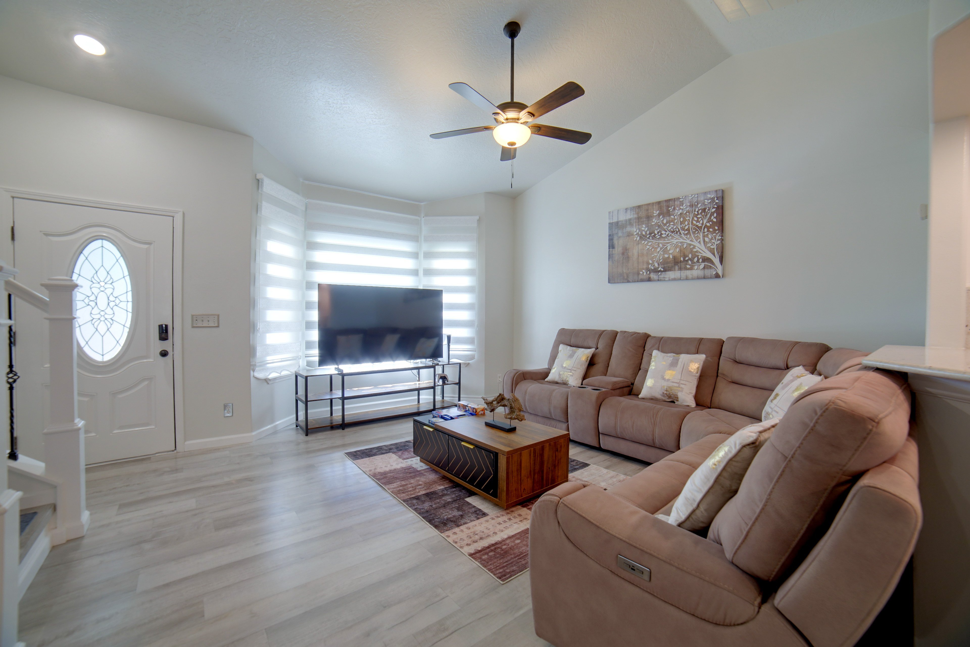 Living Room | Smart TV