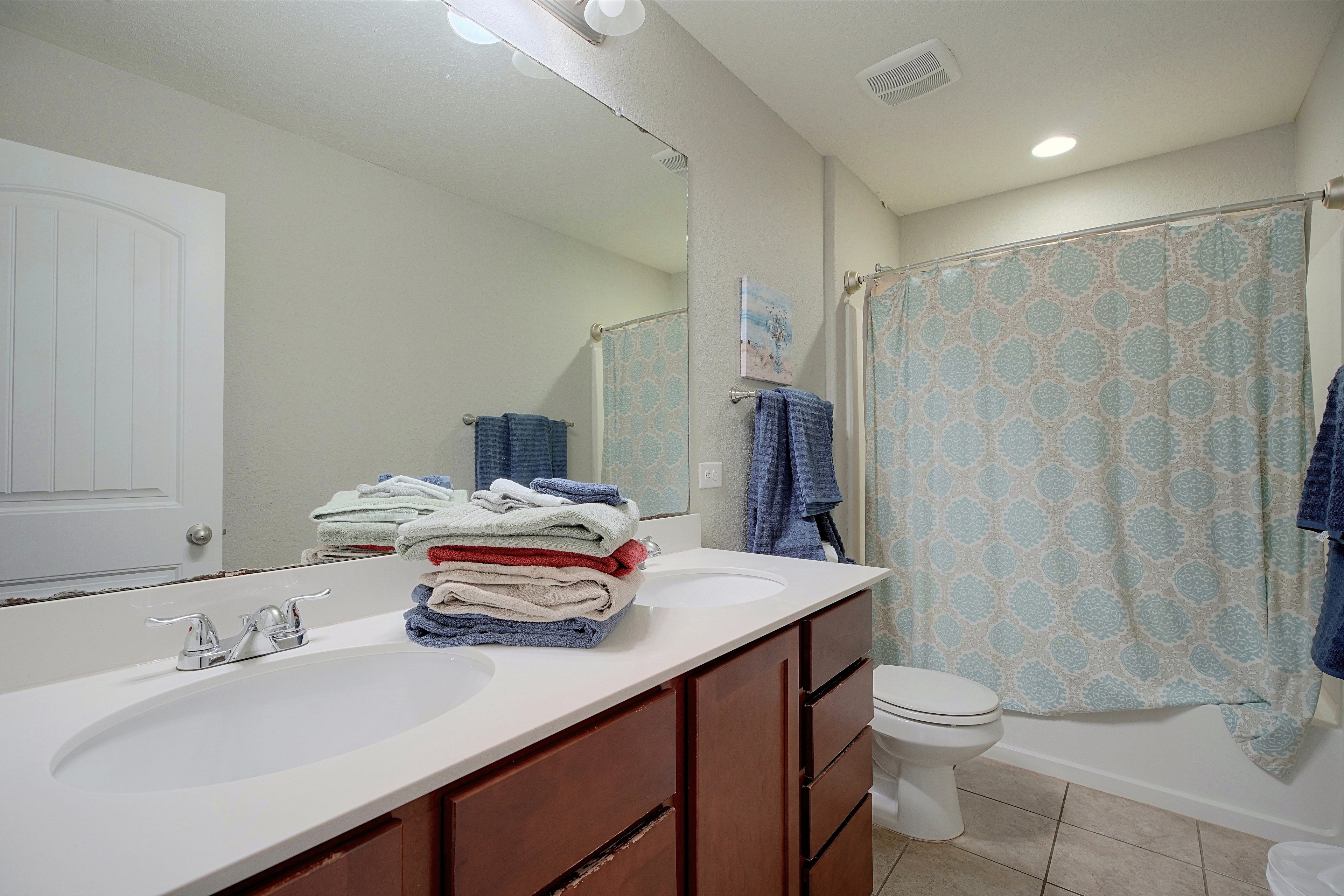 Full Bathroom | 2nd Floor